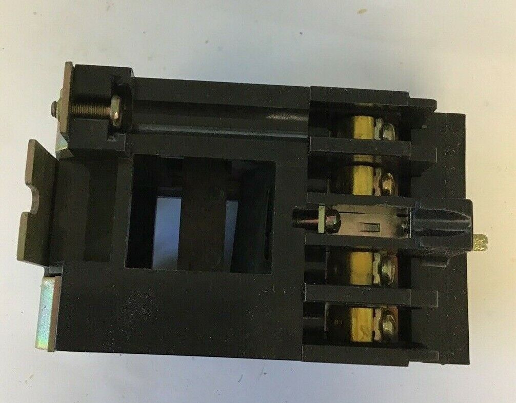 GENERAL ELECTRIC CR120B04002 IDUSTRIAL RELAY SER.A 115V 60HZ 10A