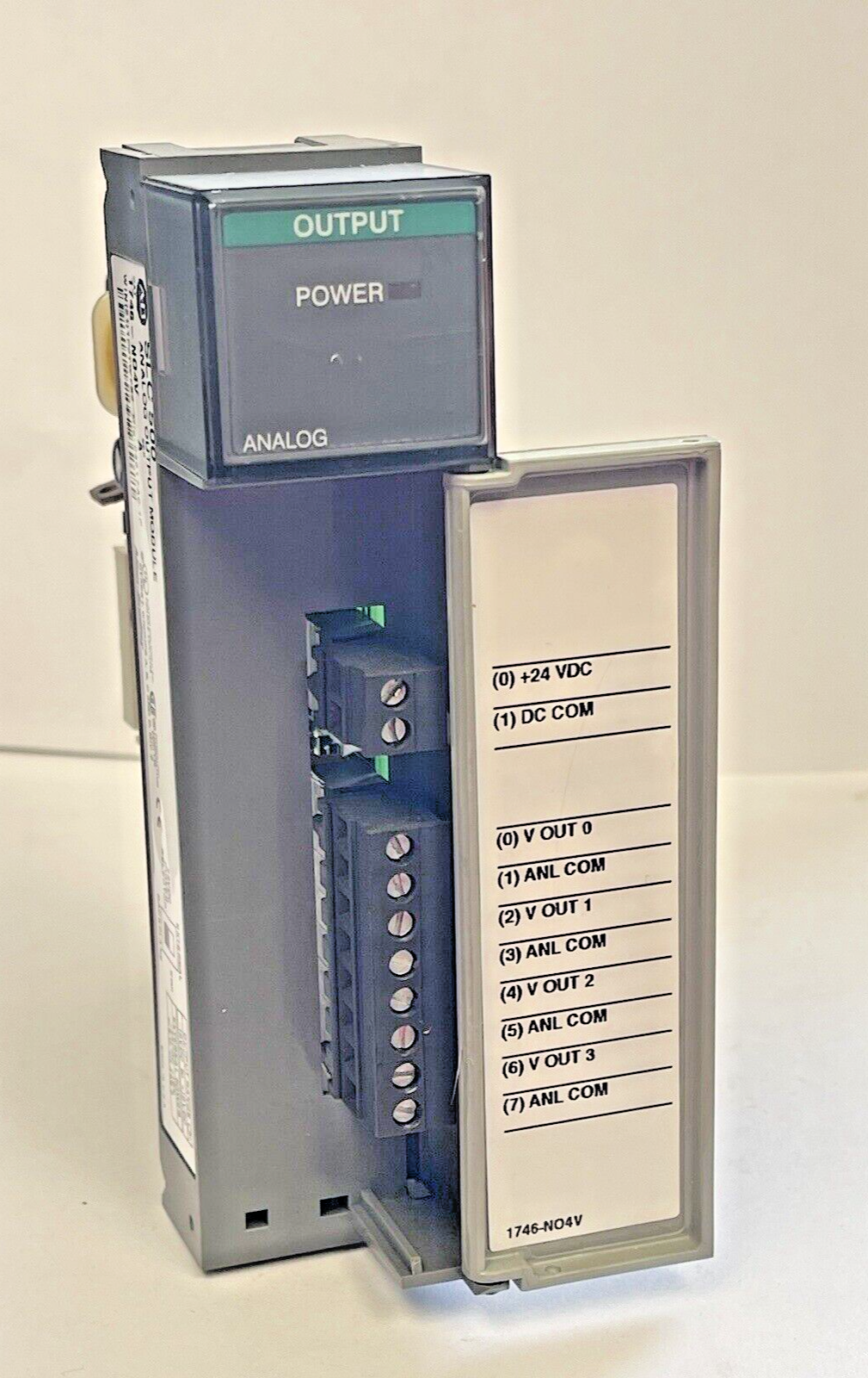 ALLEN BRADLEY - 1746-N04V SER. A - SLC 500 ANALOG OUTPUT MODULE - 24VDC PWR SELE