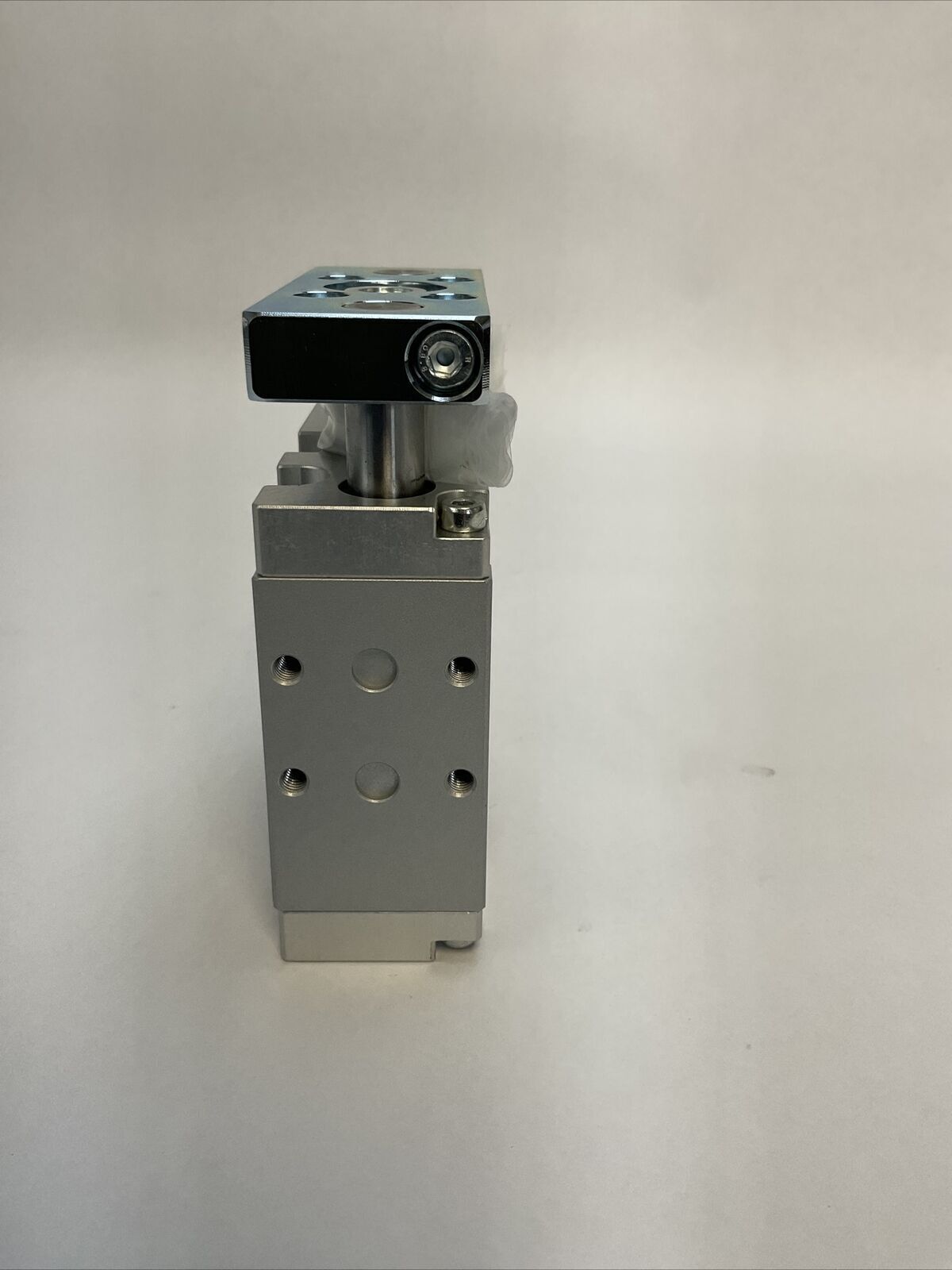 FESTO DFM-20-20-B-P-A-KF GUIDED ACTUATOR