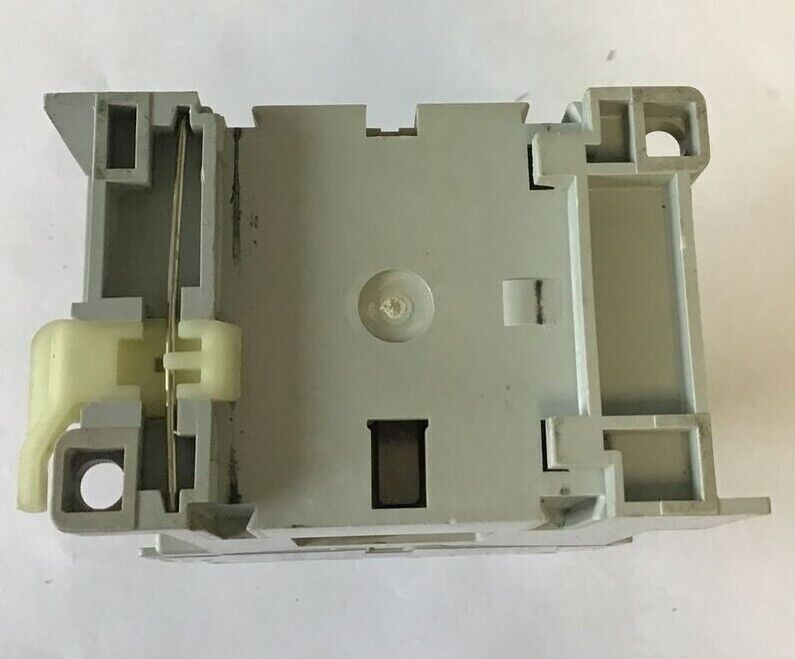 ALLEN BRADLEY 700-CF400Z* SER.A CONTACTOR W/ 100-F SER.A AUX CONTACT