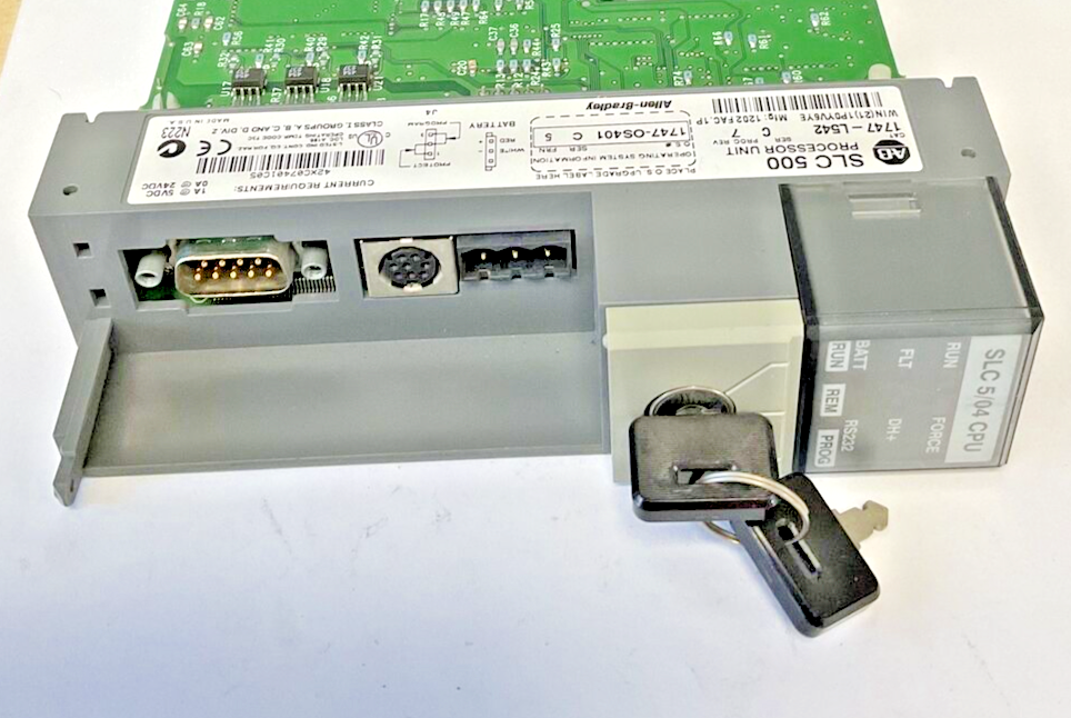 ALLEN BRADLEY 1747-L542 SER.C PREC.REV.7 PROCESSOR UNIT SER.D 24VDC*NOCOVERDOOR*