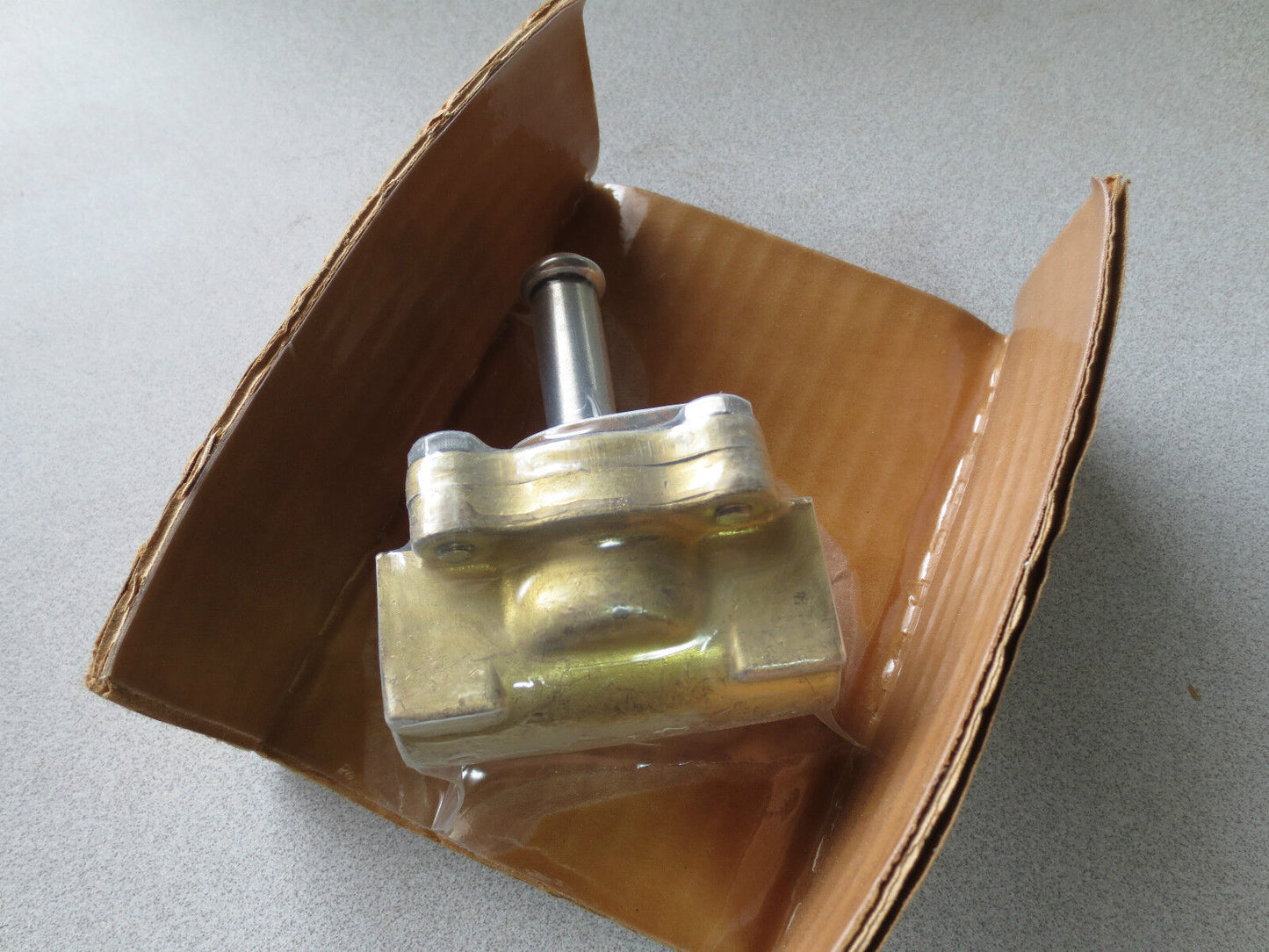 ALCO CONTROLS 211WA 12P06 WATER SERVICE SOLENOID VALVE 3/4' 12.3 GPM NEW SURPLUS