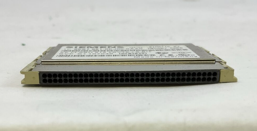 SIEMENS 1P 6ES7 951-0KJ00-0AA0 SMIATIC S7 MEMORY CARD 5V FLASH 512 kBYTE / 8 BIT