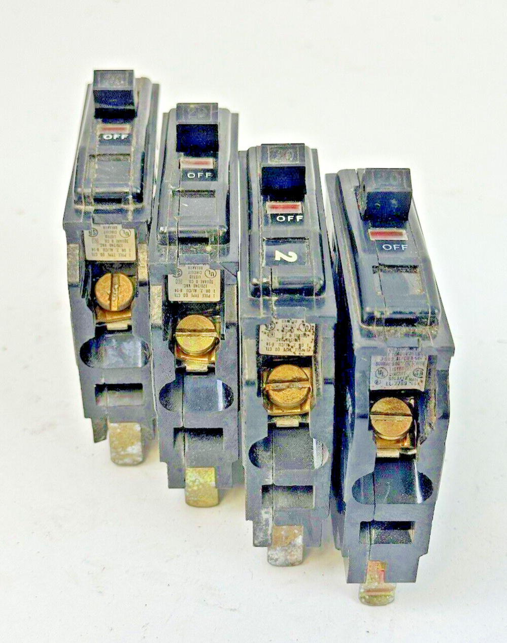 SQUARE D *LOT OF 4* - QO120 - CIRCUIT BREAKERS - 1 POLE/240VAC/20A
