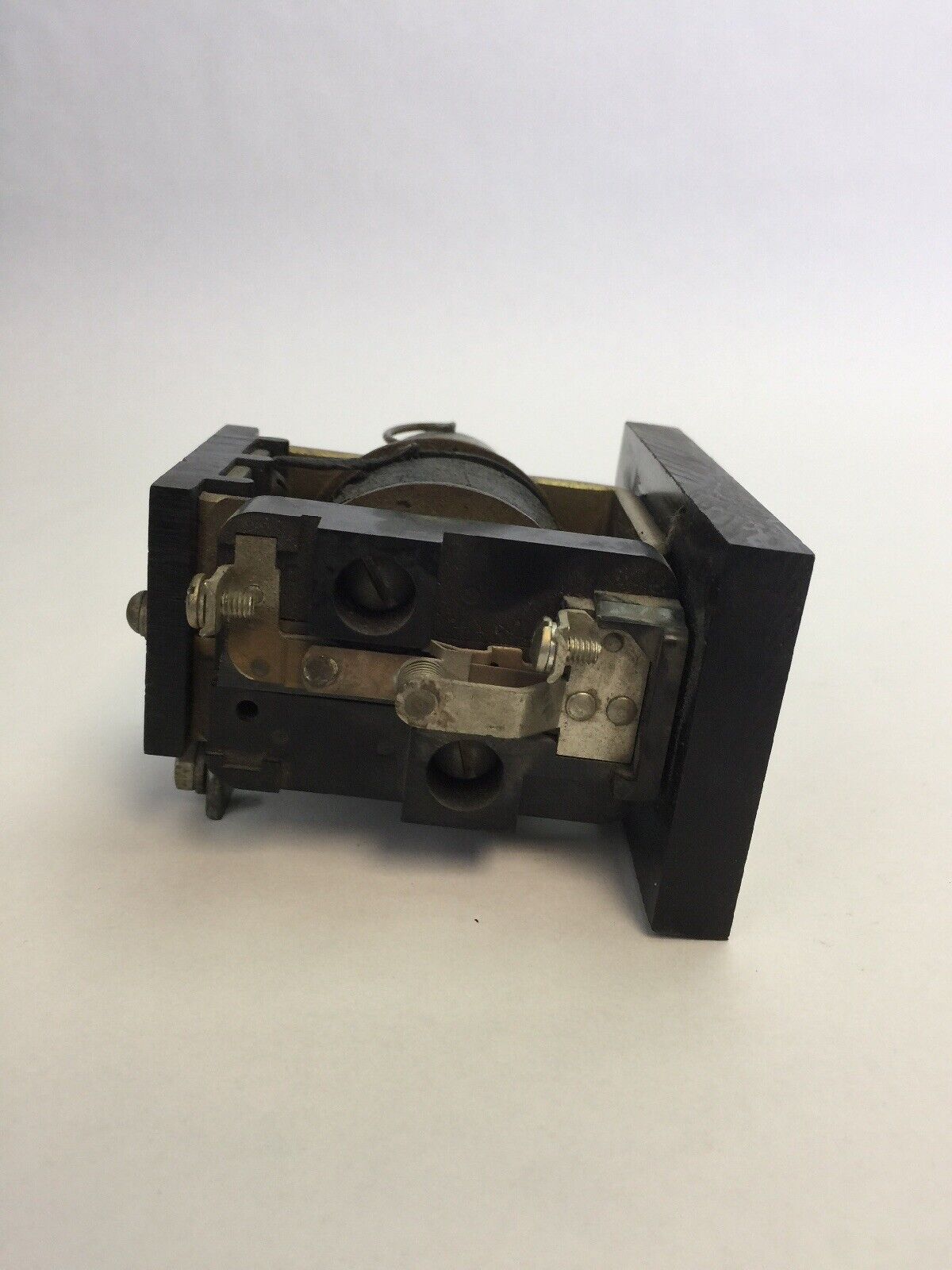 ALLEN BRADLEY 810 BULLETIN MAGNETIC OVERLOAD RELAY 600 VOLTS 970 AMPS CONTINUOUS