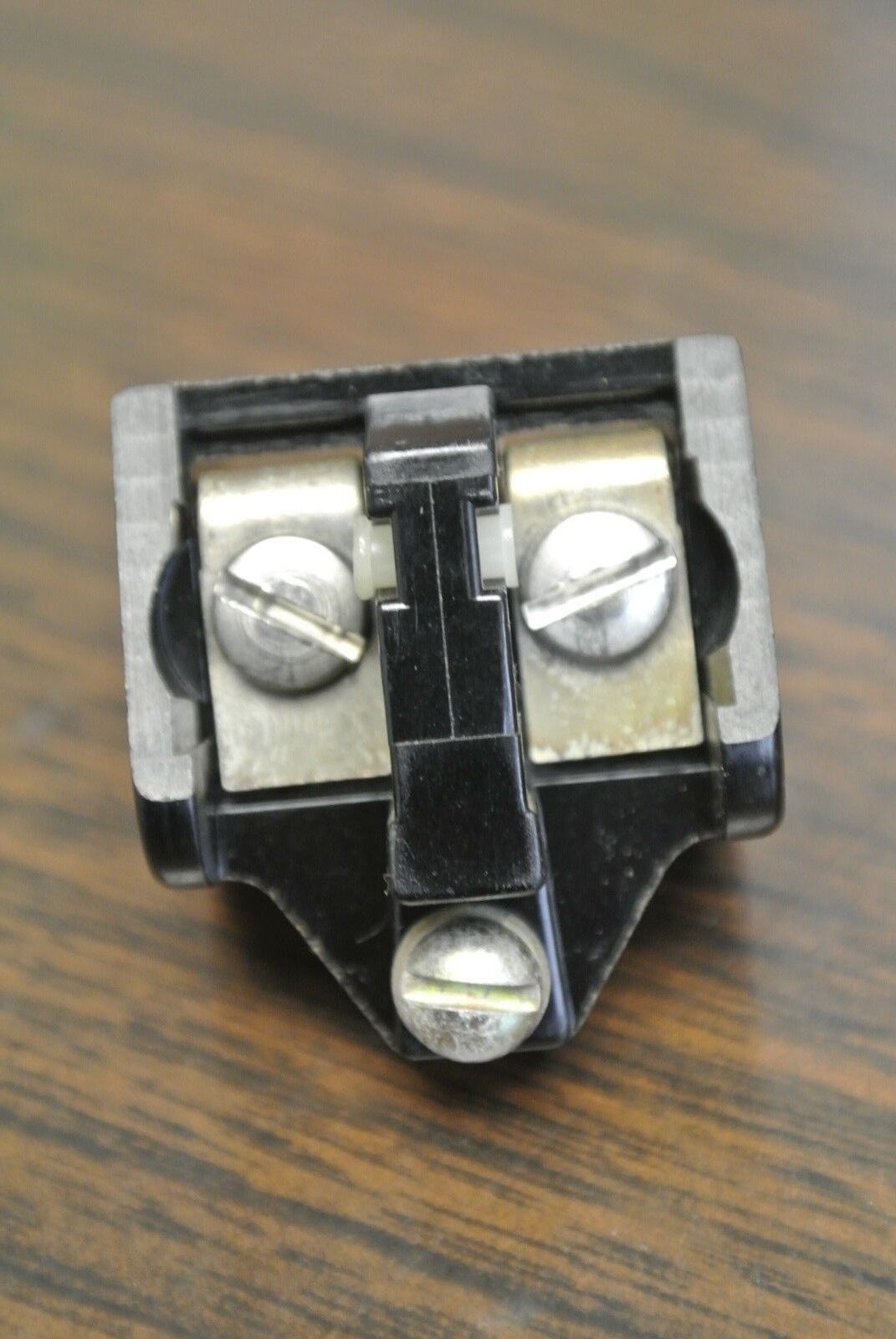 ALLEN-BRADLEY 1495-G4 AUXILIARY CONTACT / N.C. / EARLY BREAK / SIZE 4 / NEW SURP