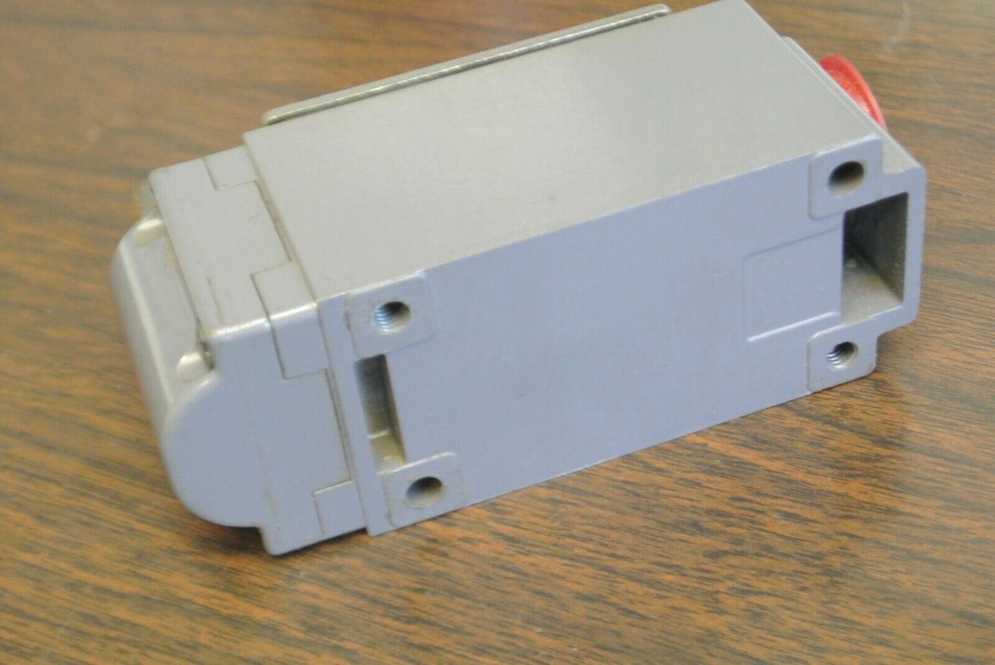 SQUARE D 9007 B65B2 LIMIT SWITCH / 0-120 VAC / 120-600VAC / 10A / NEW SURPLUS
