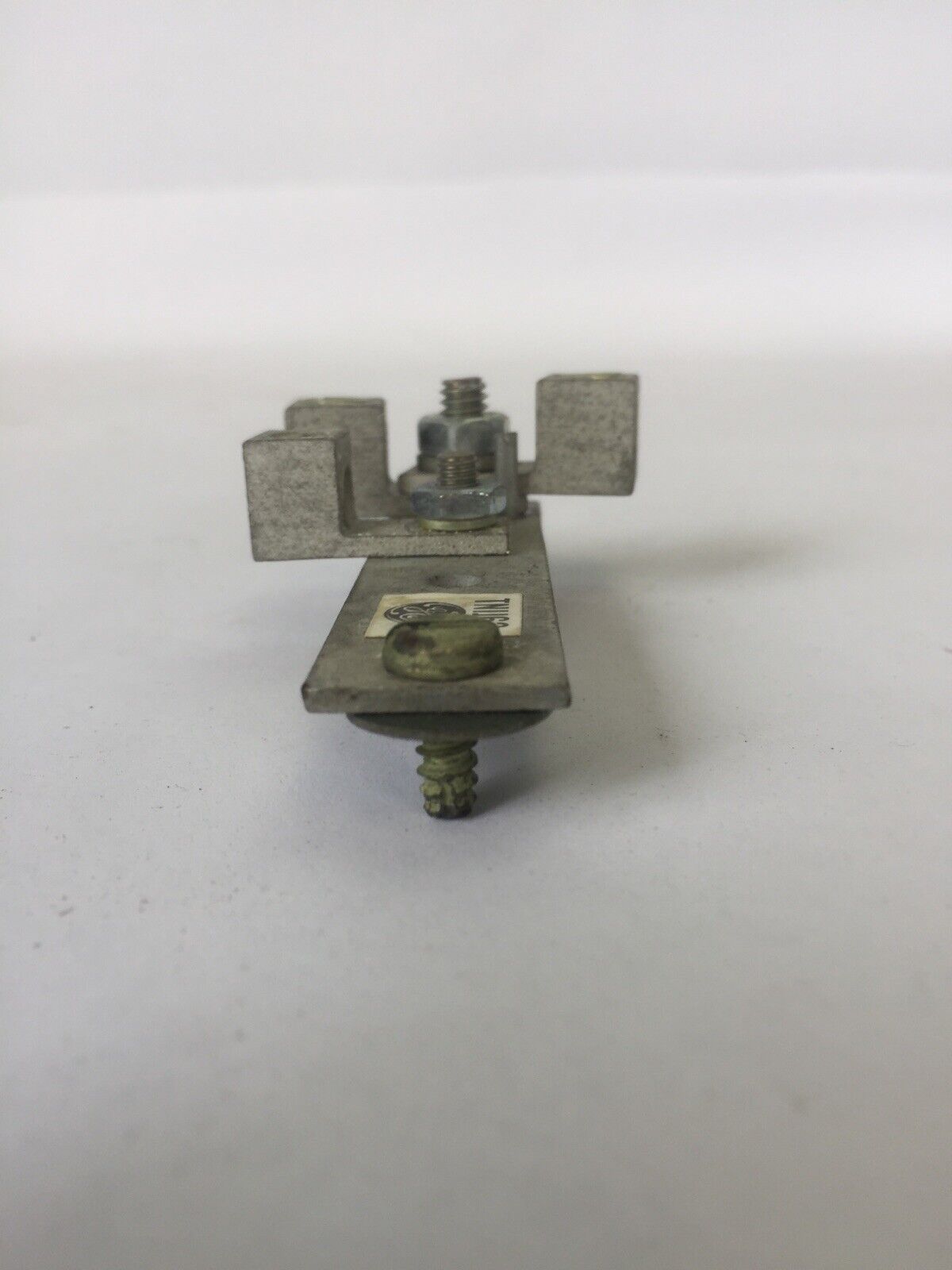GE TNIJ62 600V NEUTRAL KIT FOR 60A FUSIBLE NEMA 12 SAFETY SWITCHES