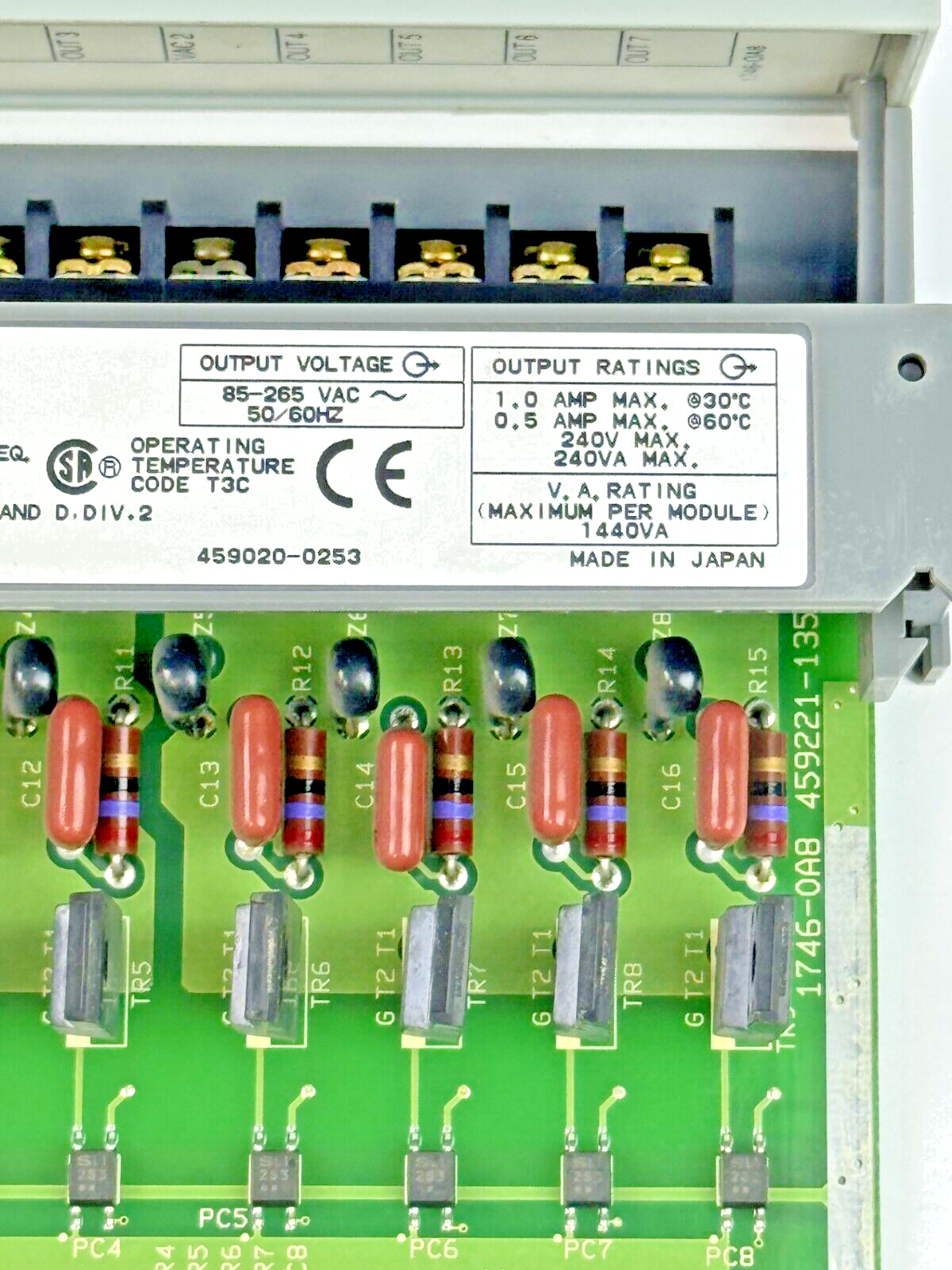 ALLEN-BRADLEY - 1746-OA8 SER. B - SLC OUTPUT MODULE - 1746-0A8