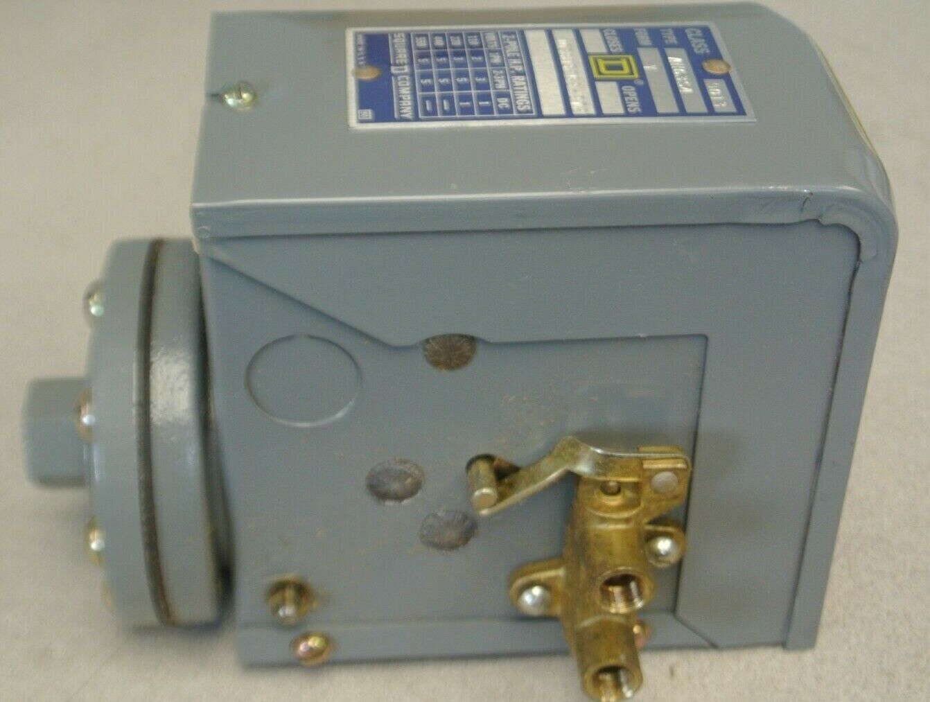 SQUARE D 9013 AHG-3 S4 PRESSURE SWITCH / CLOSE 425 / OPEN 500 / NEW SURPLUS