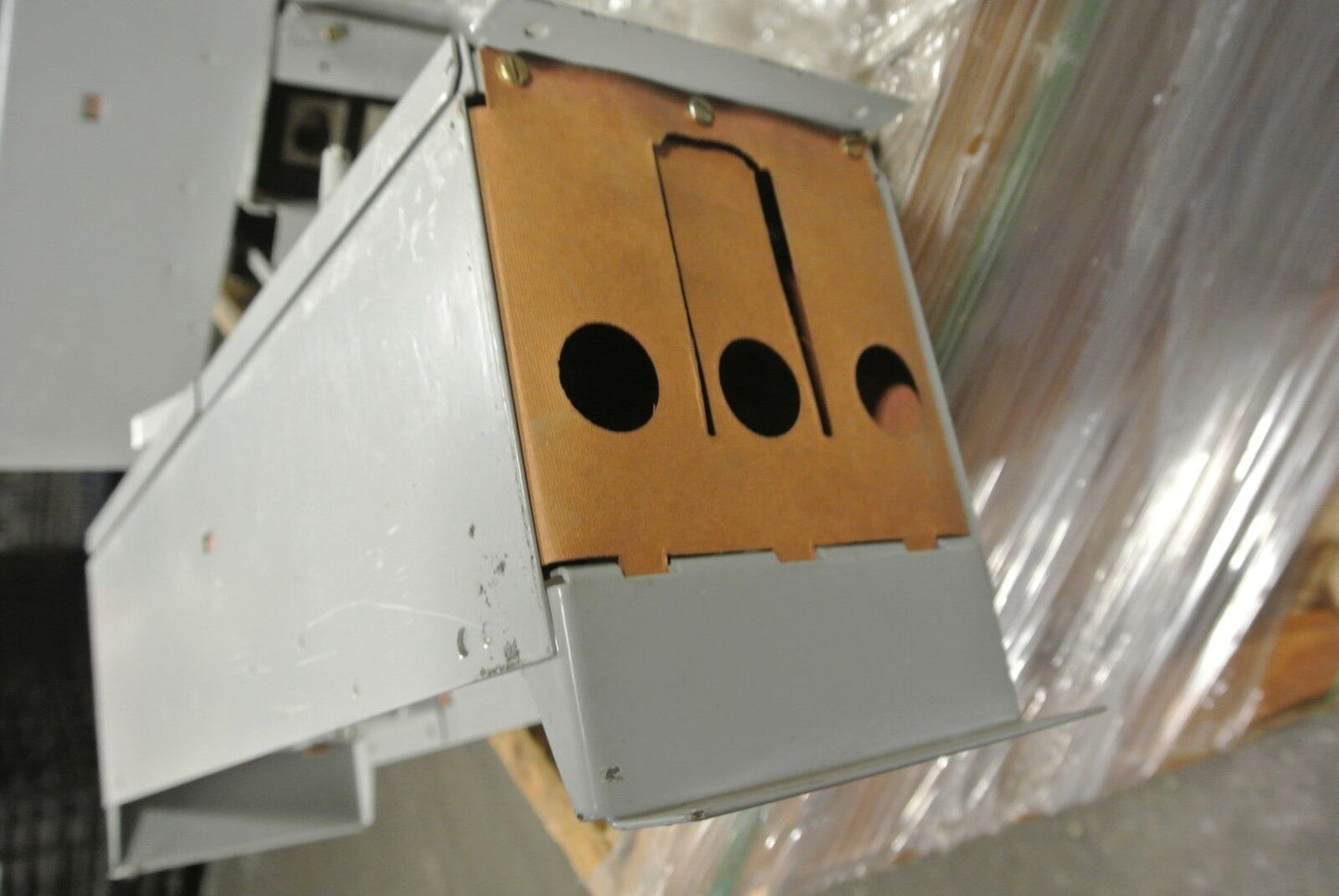 WESTINGHOUSE FDPT3211R - TWIN FUSIBLE PANELBOARD SWITCH 240VAC, 30A, 3-POLE EACH