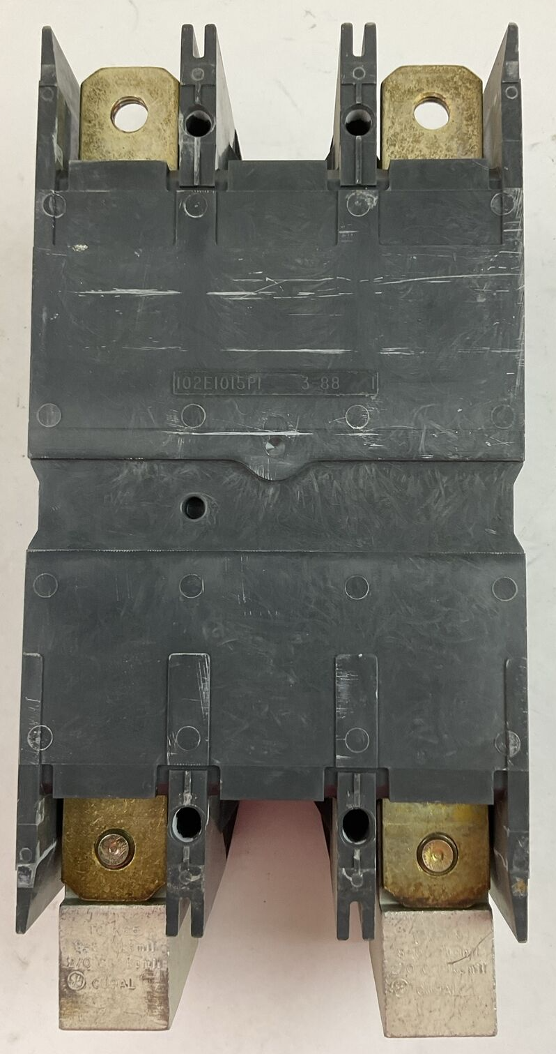 GE SGHA26AT0400 CIRCUIT BREAKER 400AMP 600VAC 2POLE SRPG400A400 TRIP PLUG 400AMP