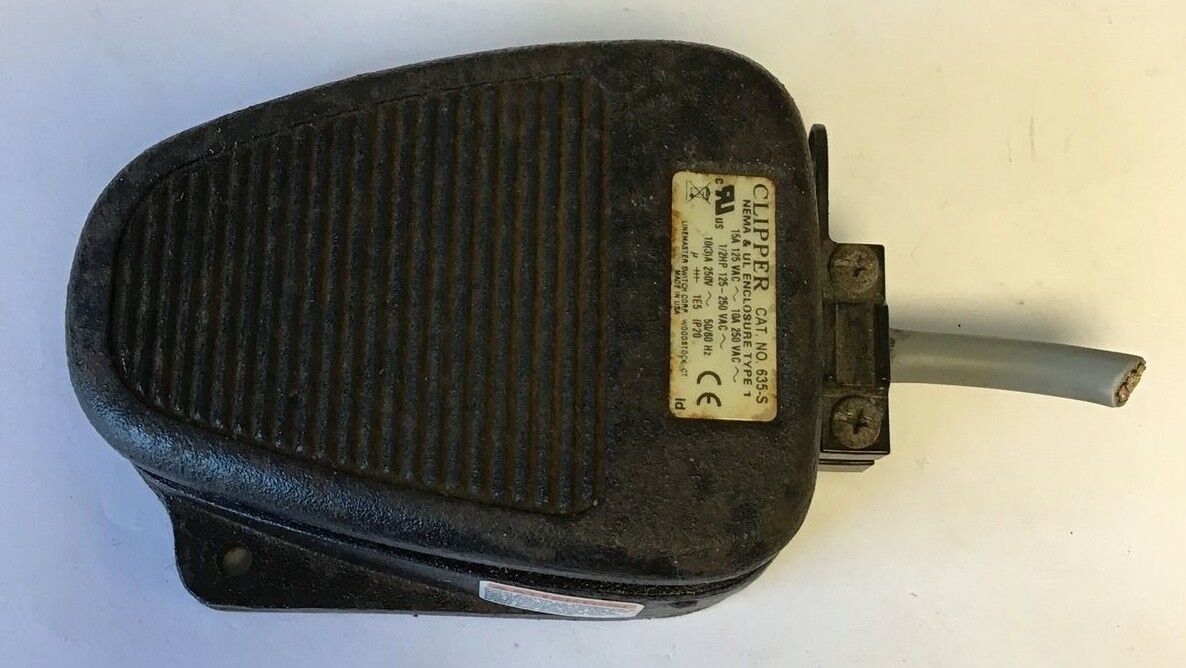 CLIPPER 635-S FOOT SWITCH 15A 250VAC W/ LINEMASTER GUARD 522-B14