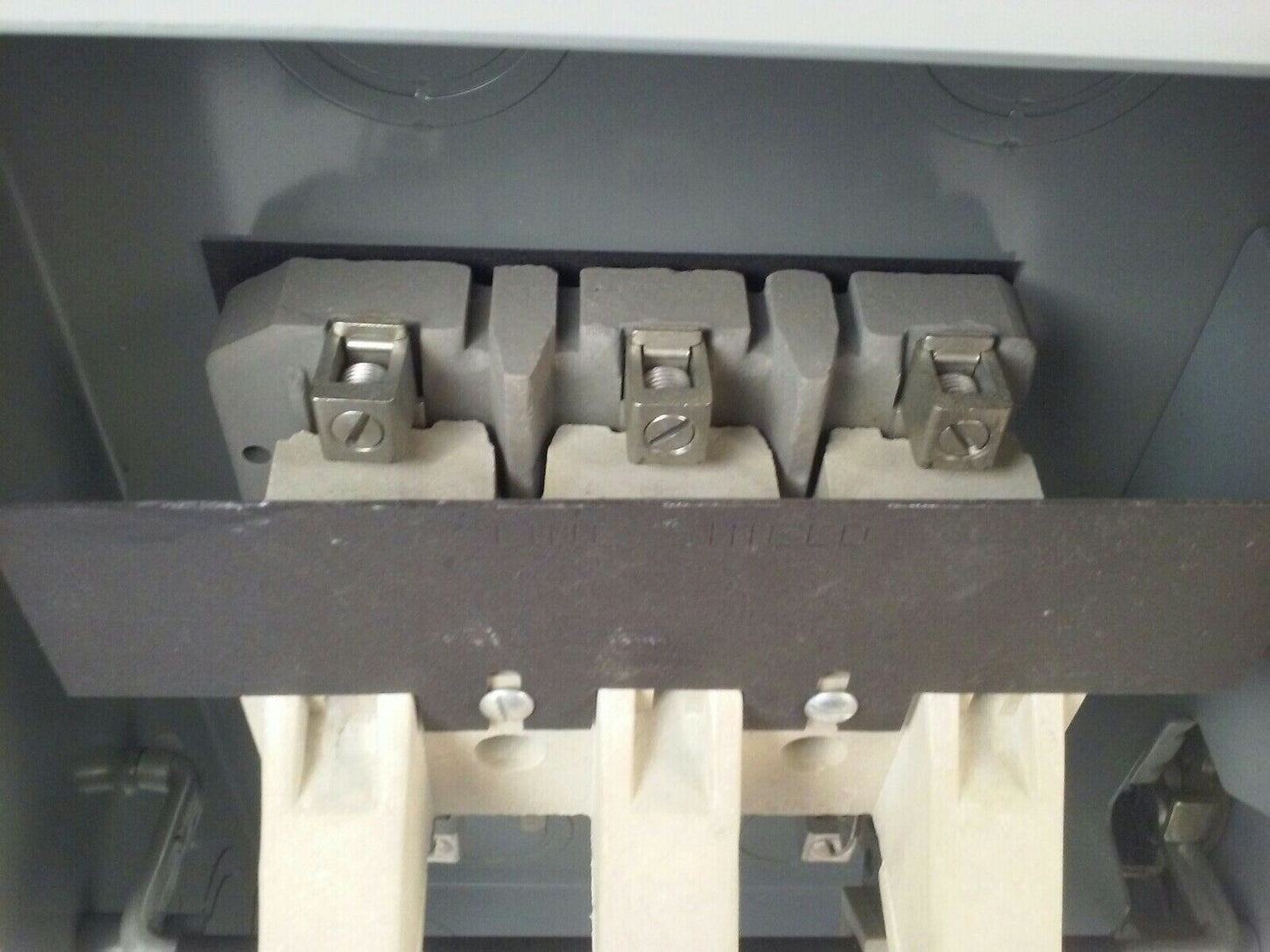 CUTLER HAMMER 4105H333H NON FUSIBLE HD SAFETY SWITCH 3P 100A 600VAC/250VDC 75HP