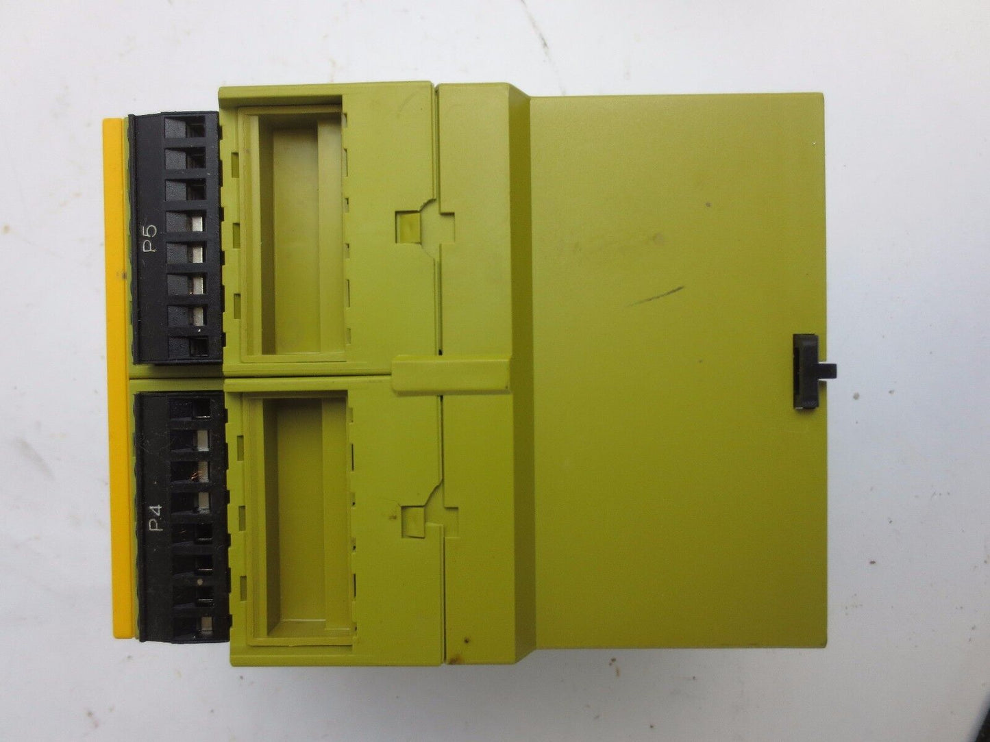 PILZ PZE 9P 777140 SAFETY RELAY - 24VAC/DC 8 n/o, 1 n/c - 9.5VA, 3.5W, 50-60Hz