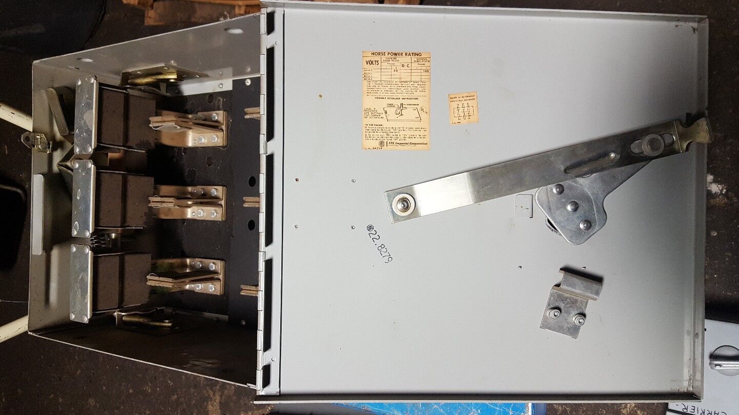 Siemens V7H3205 400 Amp 240 Volt Fusible Switch