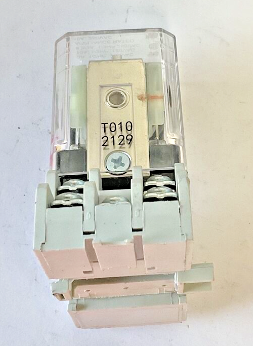 TYCO KUP-14D15-24 RELAY 24VDC W/ ALLEN BRADLEY 700-HN154 SER.A 15A ***LOTOF4***