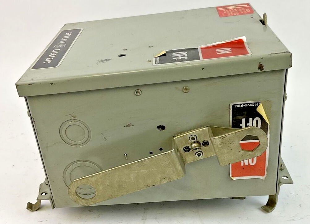 GENERAL ELECTRIC DH421R FUSIBLE BUS PLUG 30A 240VAC 30A 4W 3P STYLE 4 FLEXAPLUG