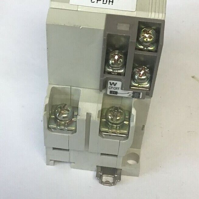 FUJI CP32FM/10 CIRCUIT PROTECTOR 10A 50/60HZ & CP32FM/5W CIR. PROTECTOR 5A