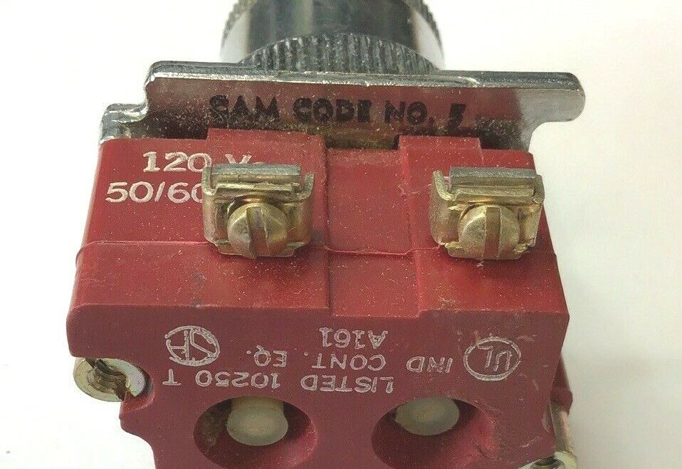 CUTLER HAMMER 10250T6035 ILLUMINATED SELECTOR SWITCH 120V 50/60HZ