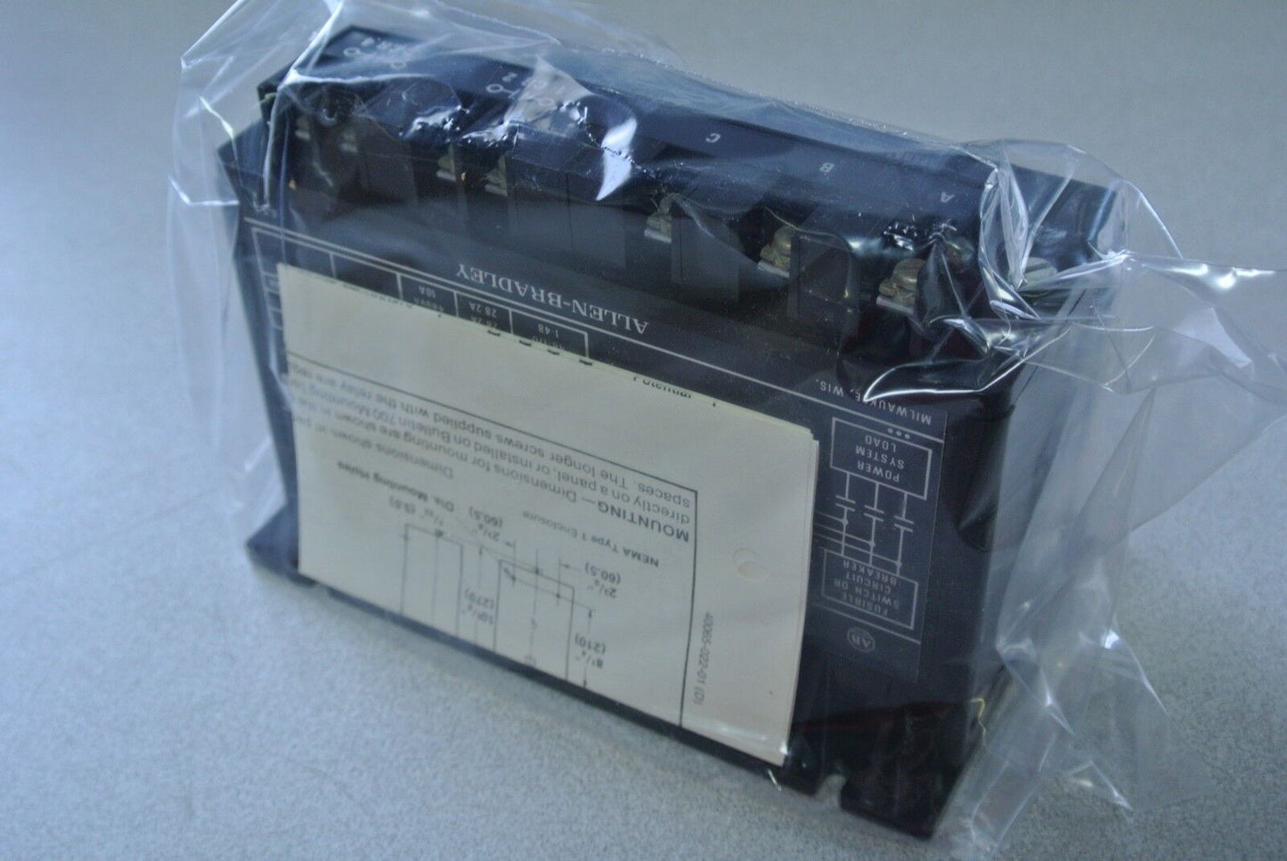 ALLEN-BRADLEY 813S-VON Ser. B LINE VOLTAGE MONITOR RELAY 440/380V - NEW SURPLUS