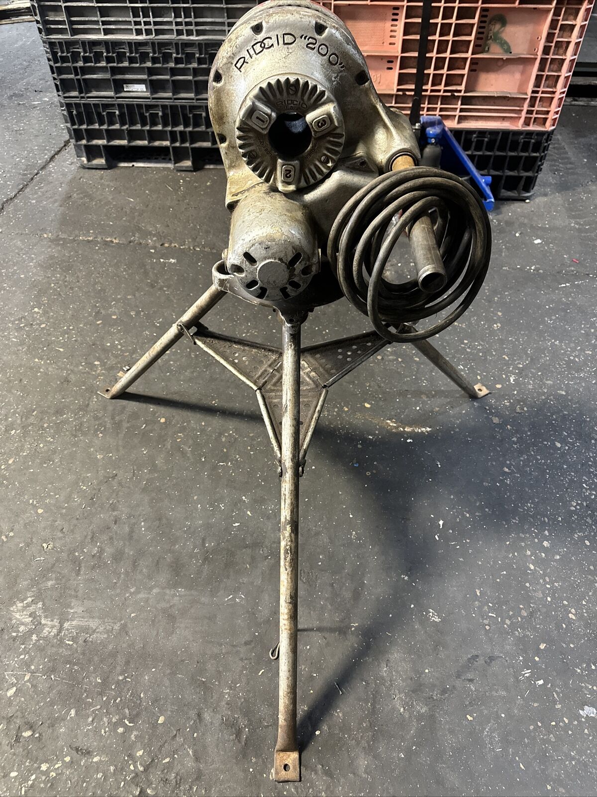 RIDGID 200 PIPE THREADER 115V 8AMP 28RPM
