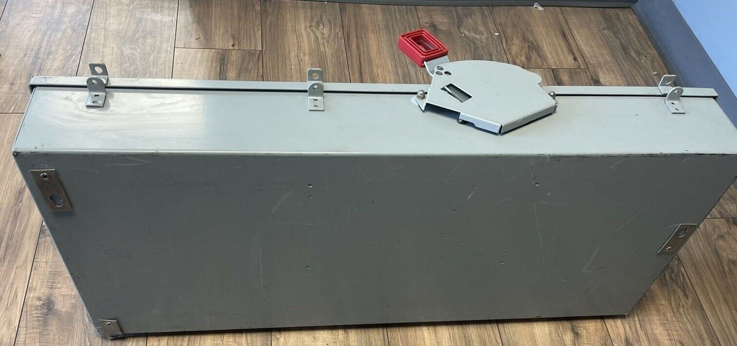 GE TH3224J MODEL 11 FUSIBLE SAFETY SWITCH 200A 240VAC 250VDC 60HP 2P TYPE 1,5,12