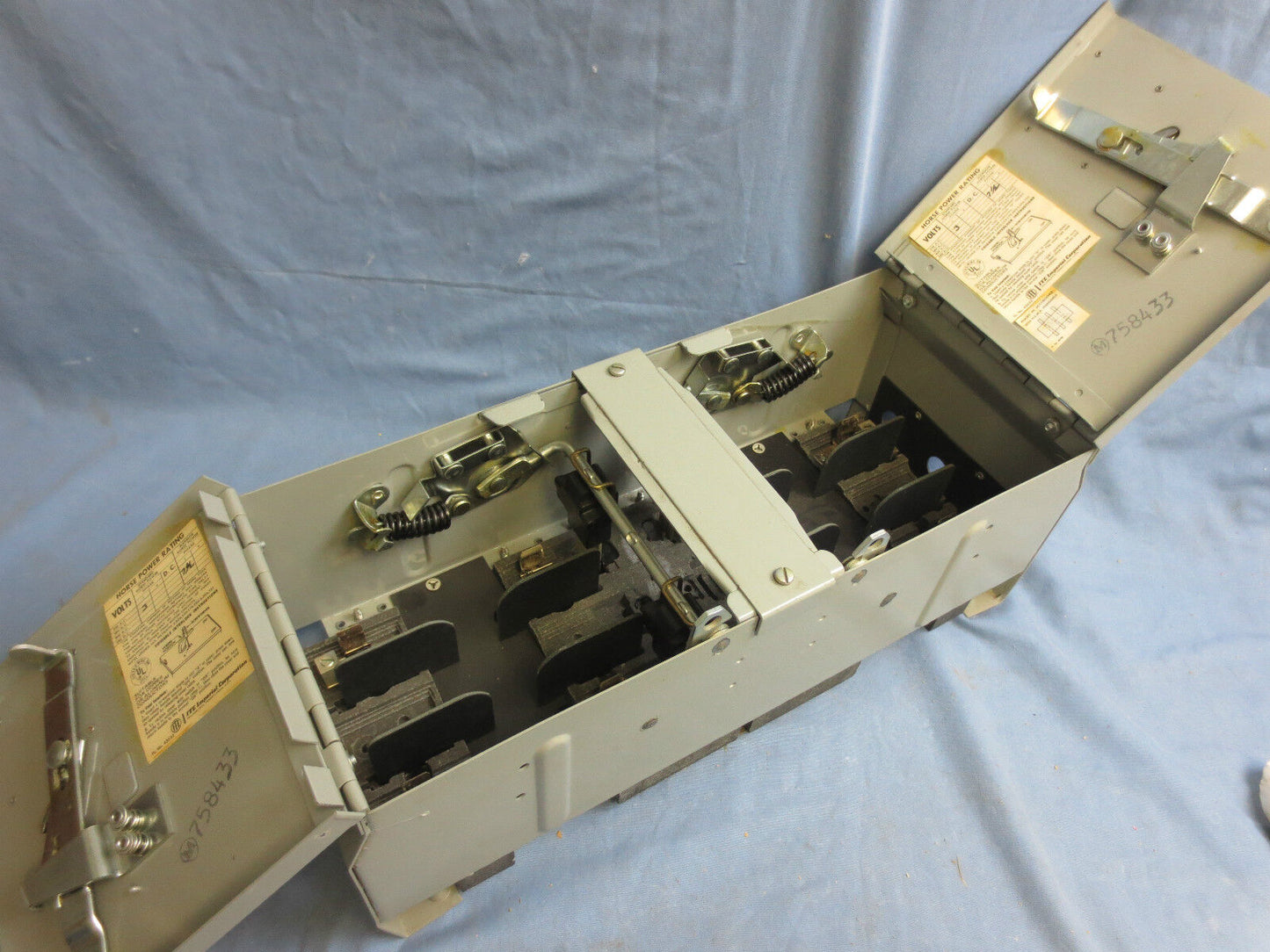 I-T-E V7E2611LR VACU-BREAK PANELBOARD SWITCH UNIT 600V 30-30A - NEW SURPLUS