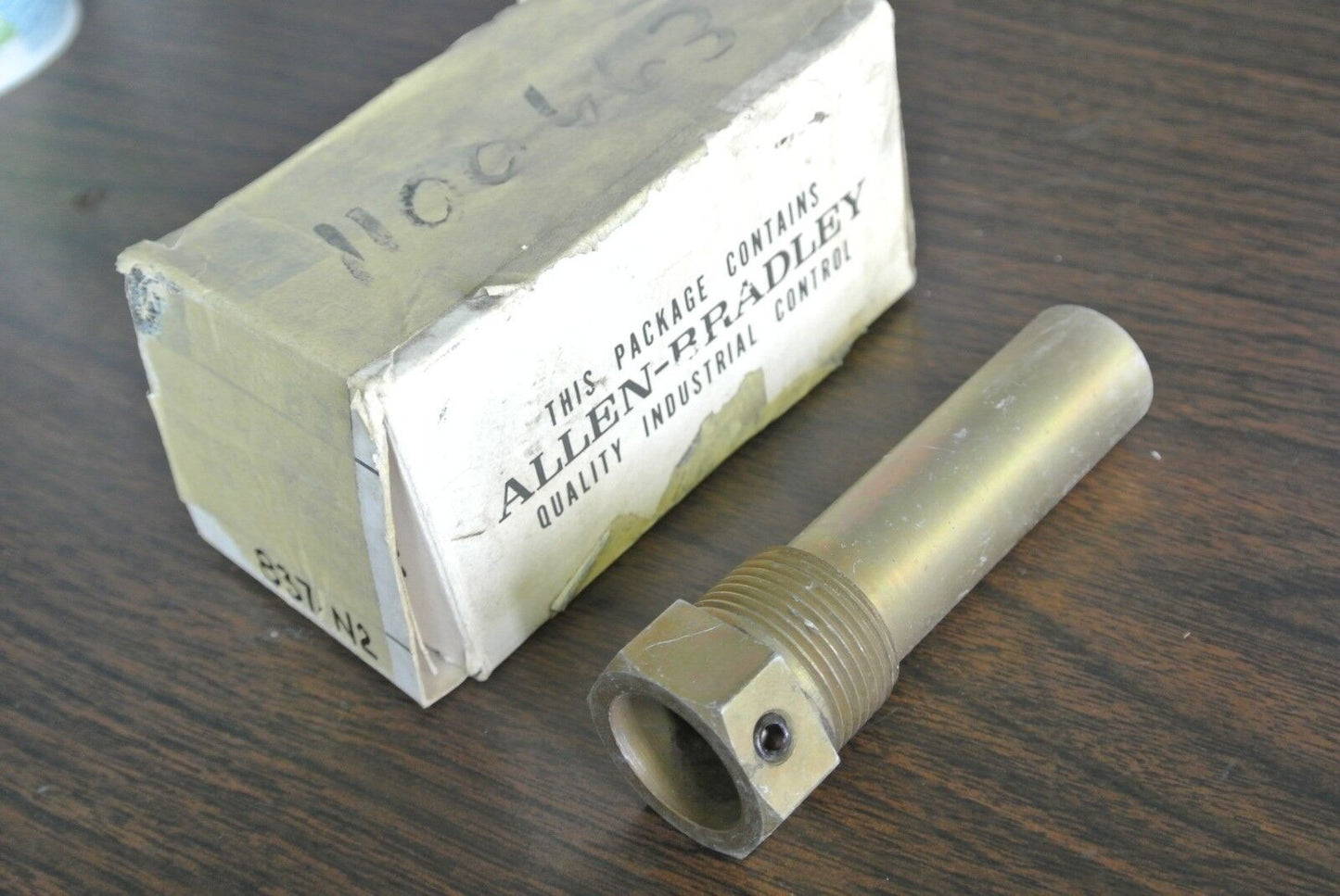 ALLEN-BRADLEY 837-N2 THERMOSTAT WELL - NEW SURPLUS