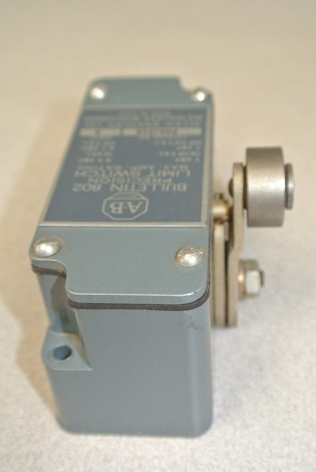 ALLEN-BRADLEY 802-PASJ216 PRECISION LIMIT SWITCH / LEFT HAND / NEW SURPLUS