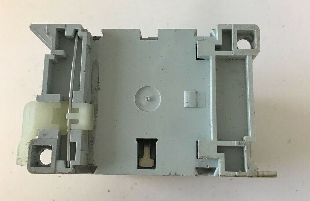 ALLEN BRADLEY 100-C23Z*200 CONTACTOR SER.C 690V 32A 100-C23DJ200***LOTOF2***