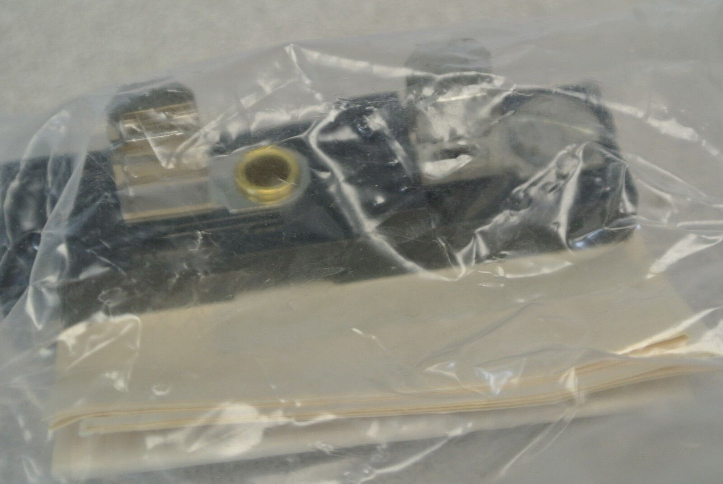 CUTLER-HAMMER C340FB1 FUSE BLOCK / NEW SURPLUS