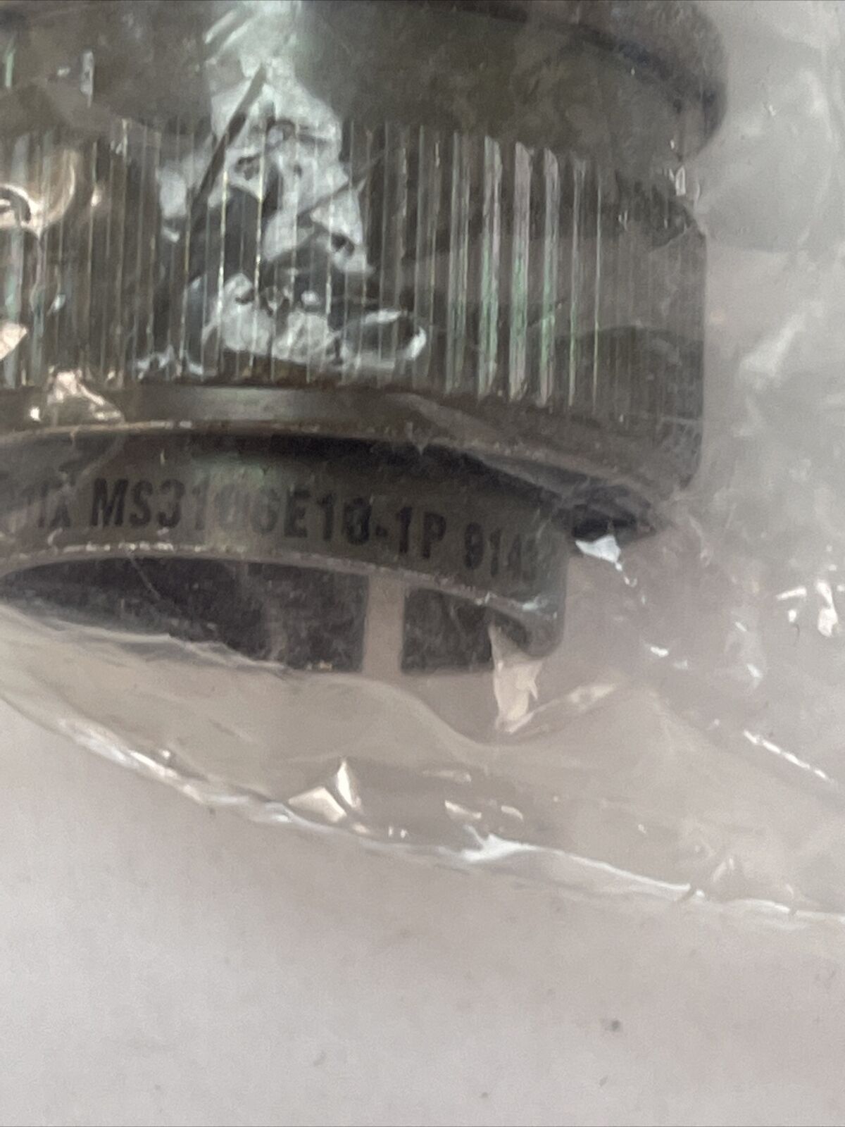 BENDIX MS3106E18-1P 9143 MALE CONNECTOR PLUG