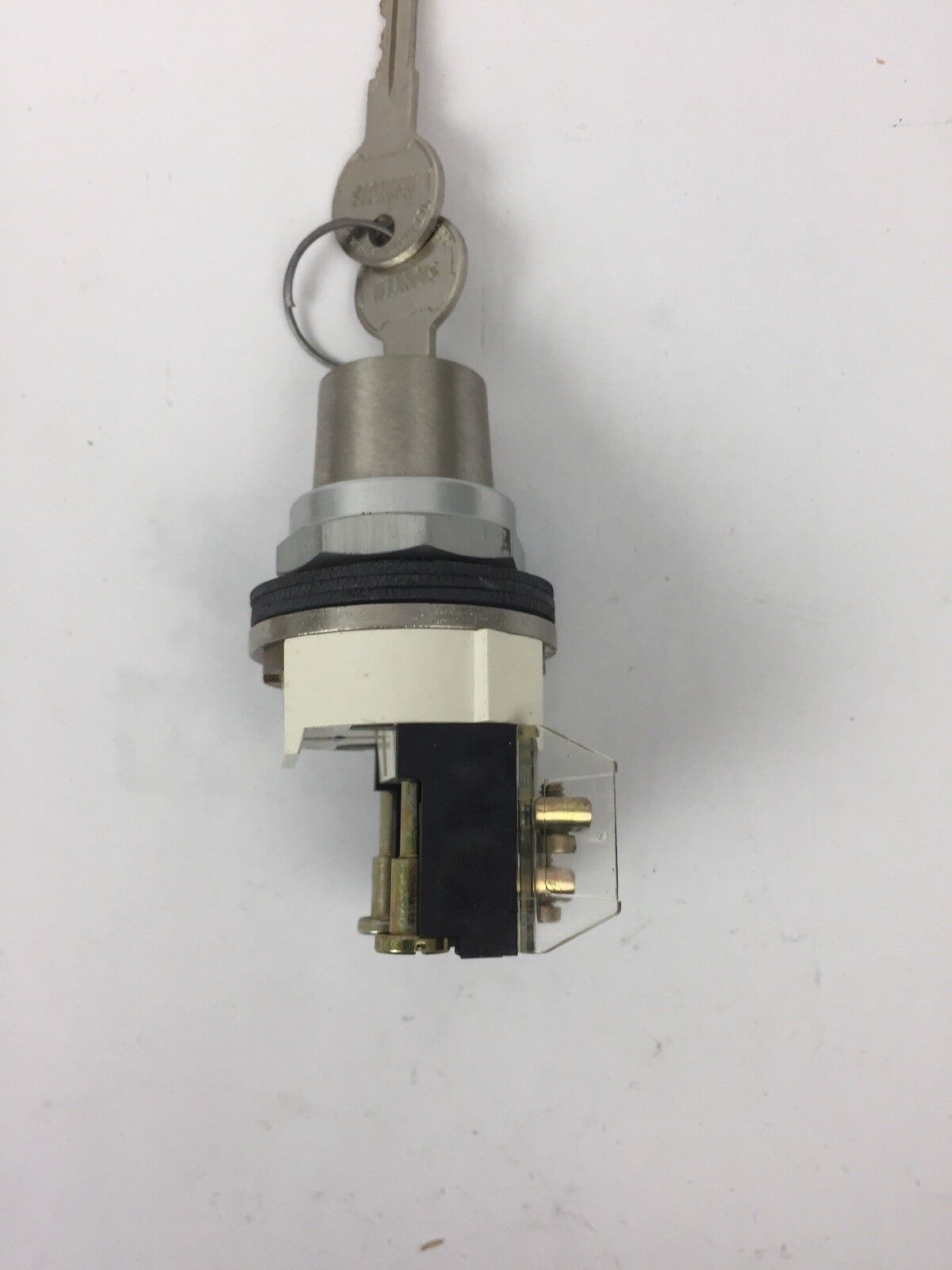 ALLEN BRADLEY 800T-H51A SELECTOR SWITCH SER T KEY 2 POSITION SPRING RETURN