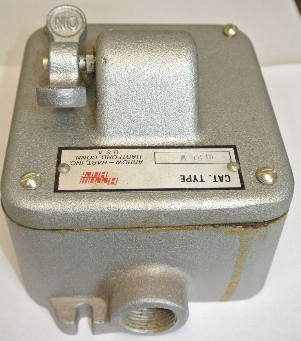 ARROW HART RL-21-W MANUAL STARTER, TOGGLE OPERATED - NEMA 4 WATER-TIGHT 115/230V