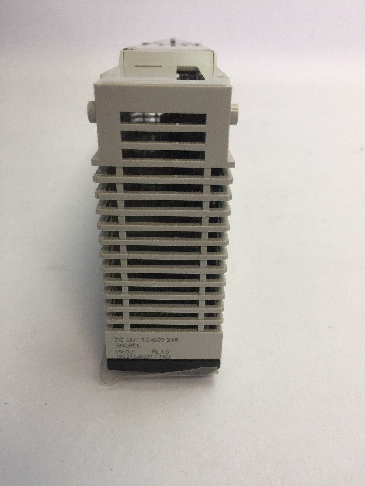 SCHNEIDER ELECTRIC 140DDO84300 DC OUTPUT 10-60VDC 2X8