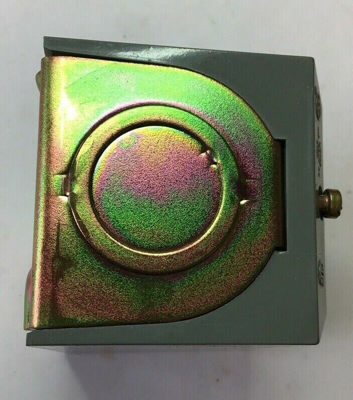 SQUARE D 9001 BG-210 ON-OFF PUSHBUTTON SER.A ***MISSING OFF COVER PLATE***