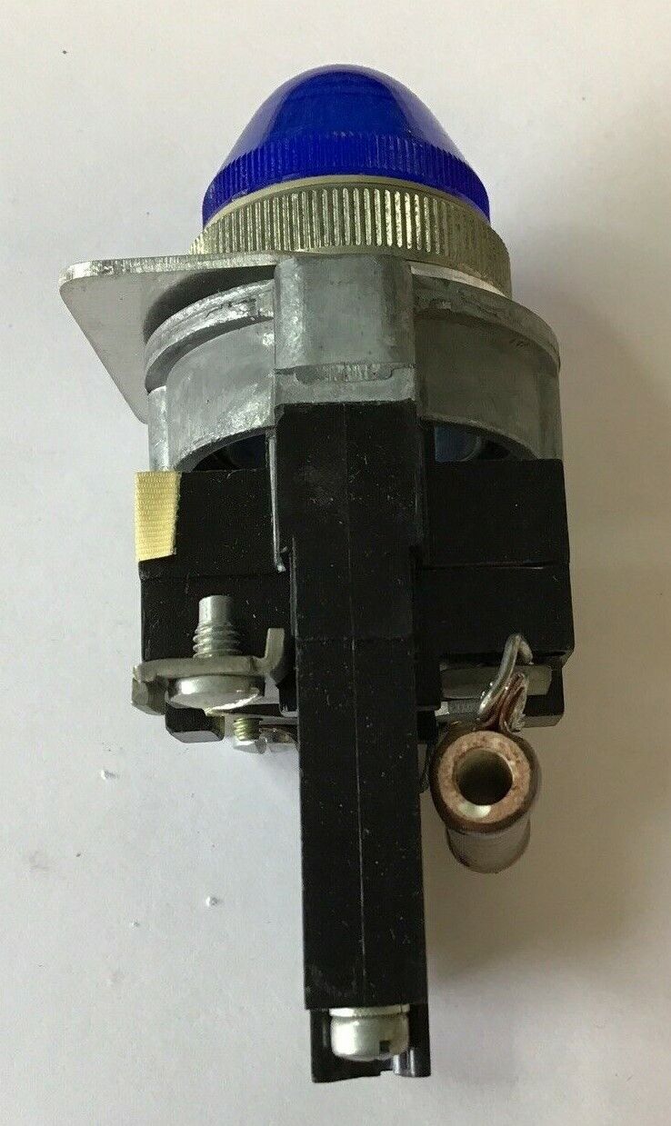 CUTLER HAMMER 10250H396A PUSH BUTTON ELEMENT INDICATING LIGHT 110V HEAVY DUTY