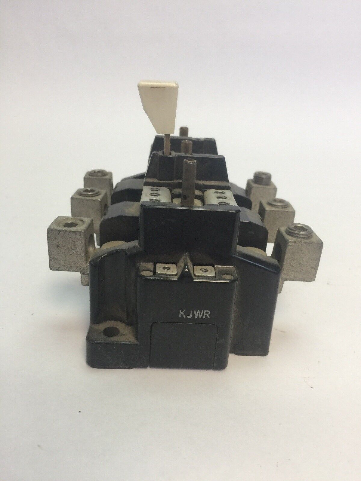 ALLEN BRADLEY 815-DOV16 OVERLOAD RELAY 600VAC SERIES K *NO HEATERS*