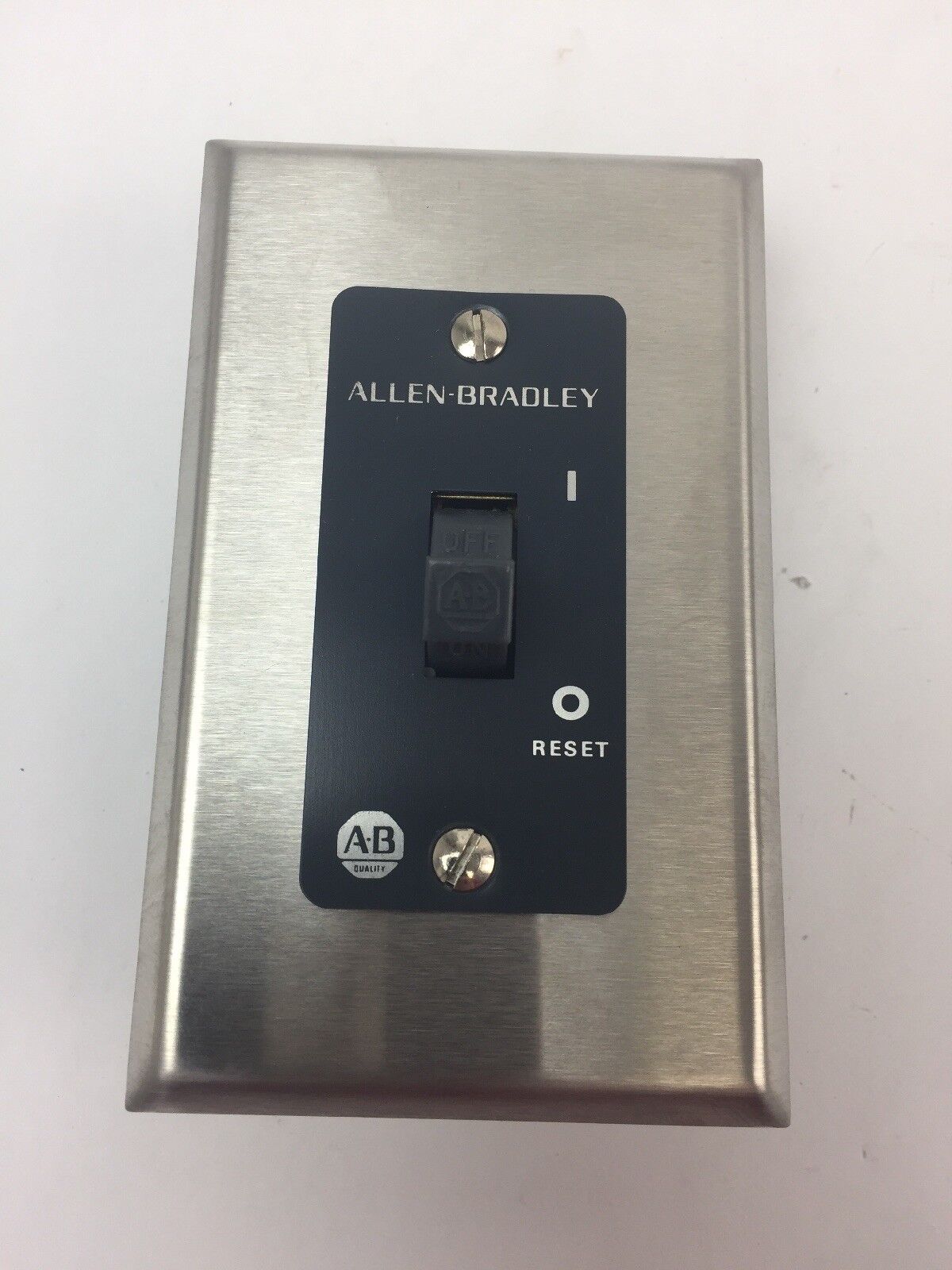 ALLEN BRADLEY 600-TQX4 MANUAL MOTOR STARTER SER B