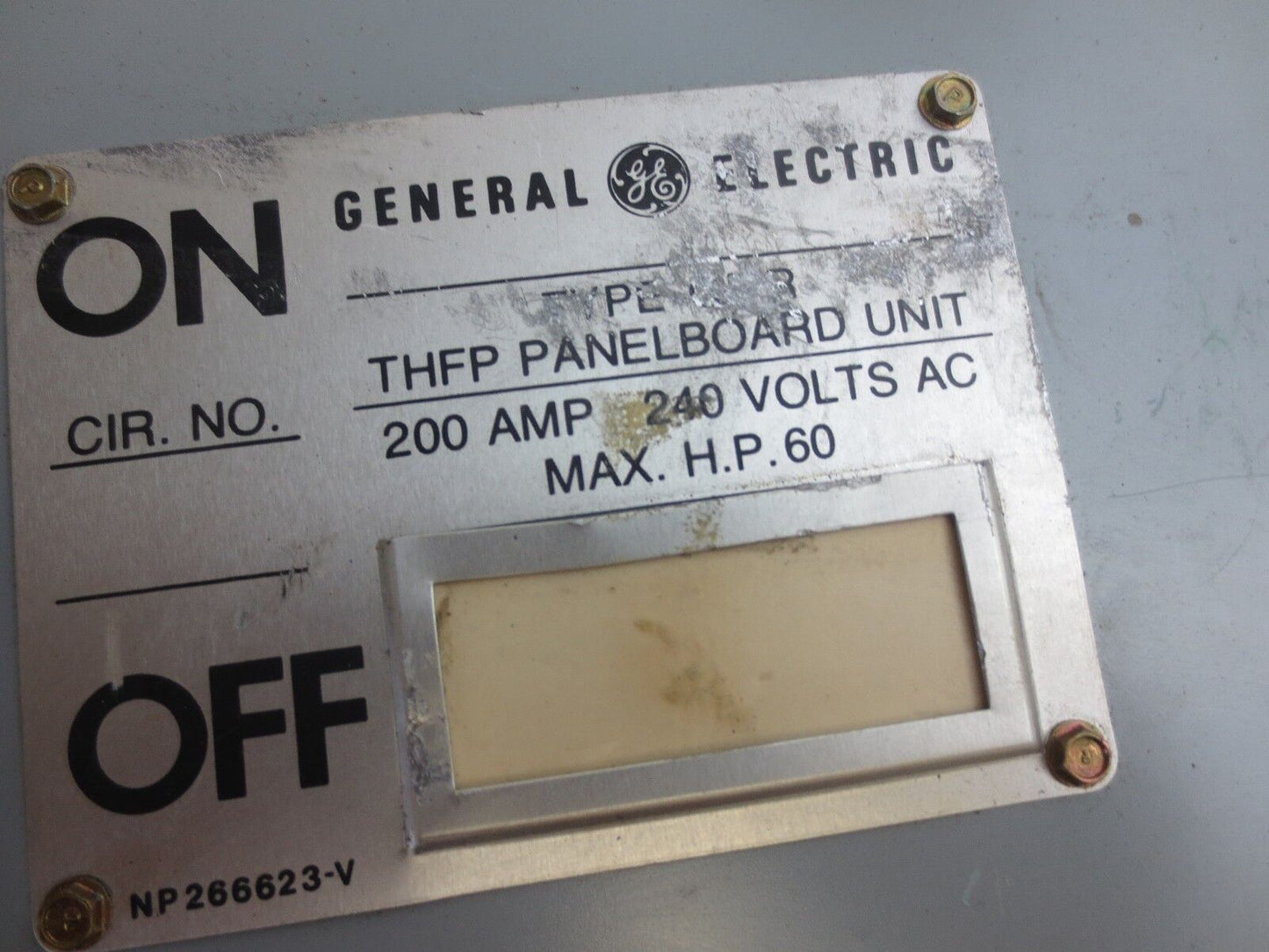 GENERAL ELECTRIC THFP324 FUSIBLE PANELBOARD SWITCH - 240VAC, 200A, 3-POLE
