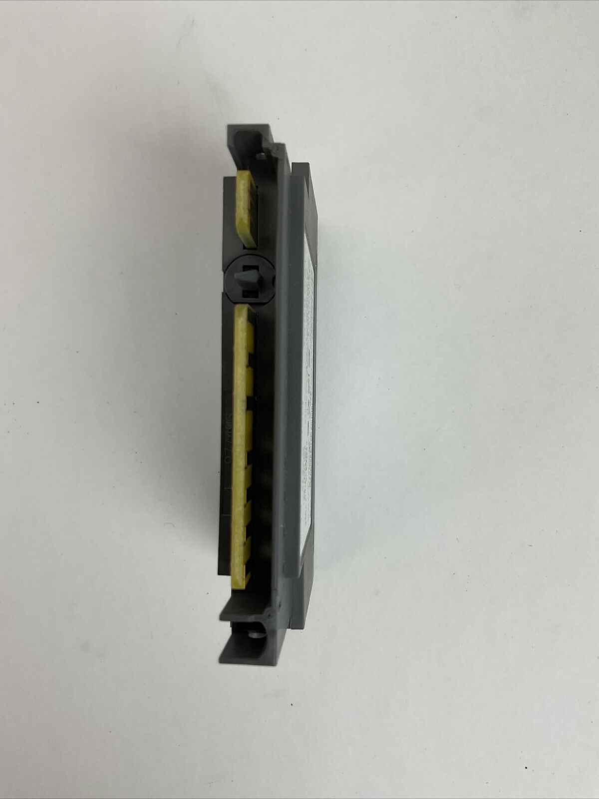 ALLEN BRADLEY 1734-OB8 SER C FW 3.022 OUTPUT MODULE