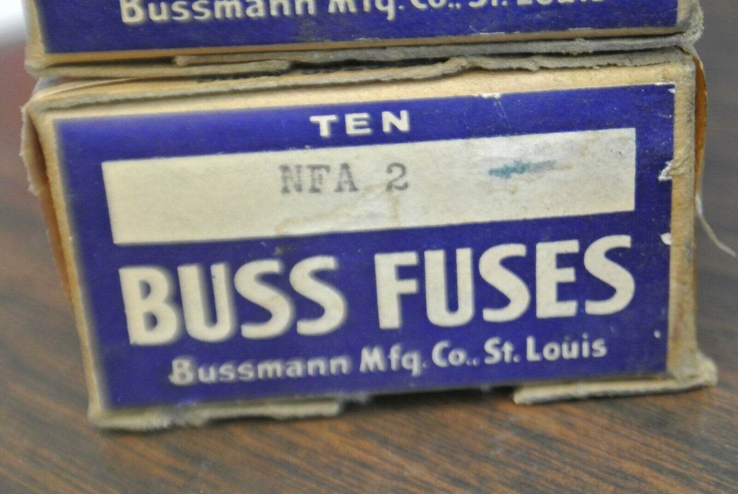 BOX of 10 / BUSS NFA2 FUSE / 2A / 125V / NEW SURPLUS