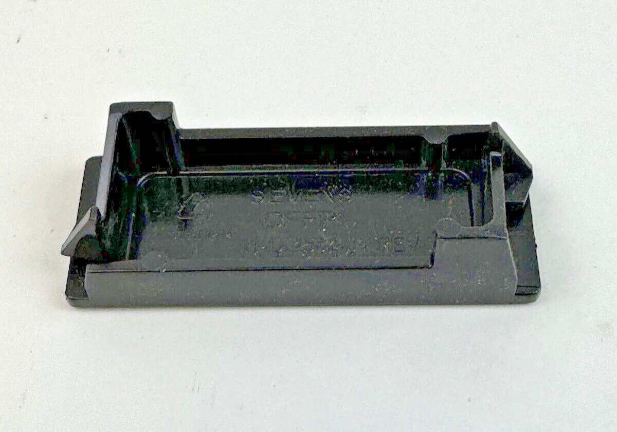 SIEMENS *LOT OF 28* - DFFP1 - 1" FRONT PLATE FILLER - 28 PIECES **READ DESC.