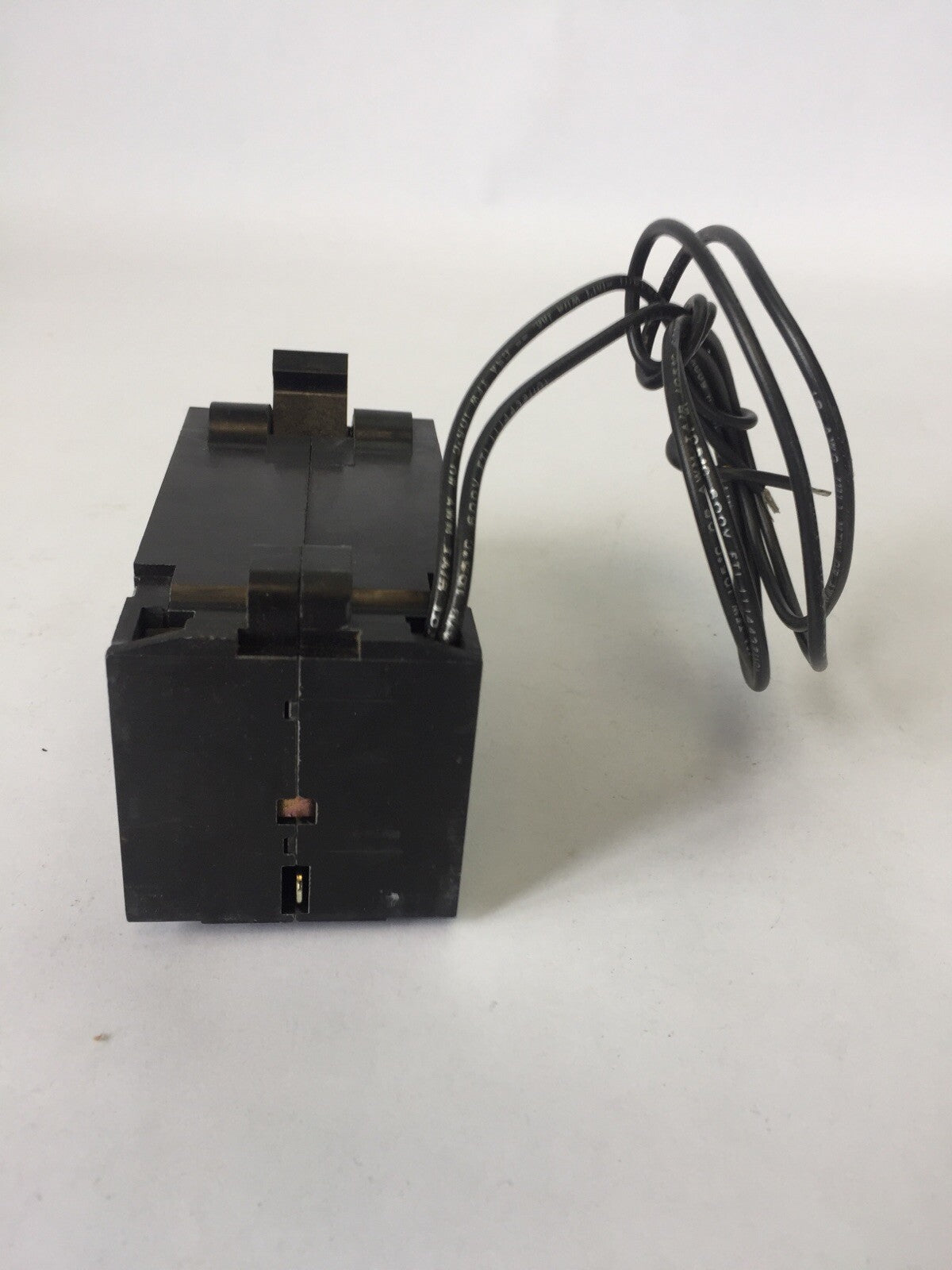 SIEMENS S11MN6 SER A 125VDC SHUNT TRIP CIRCUIT BREAKER ACCESSORY