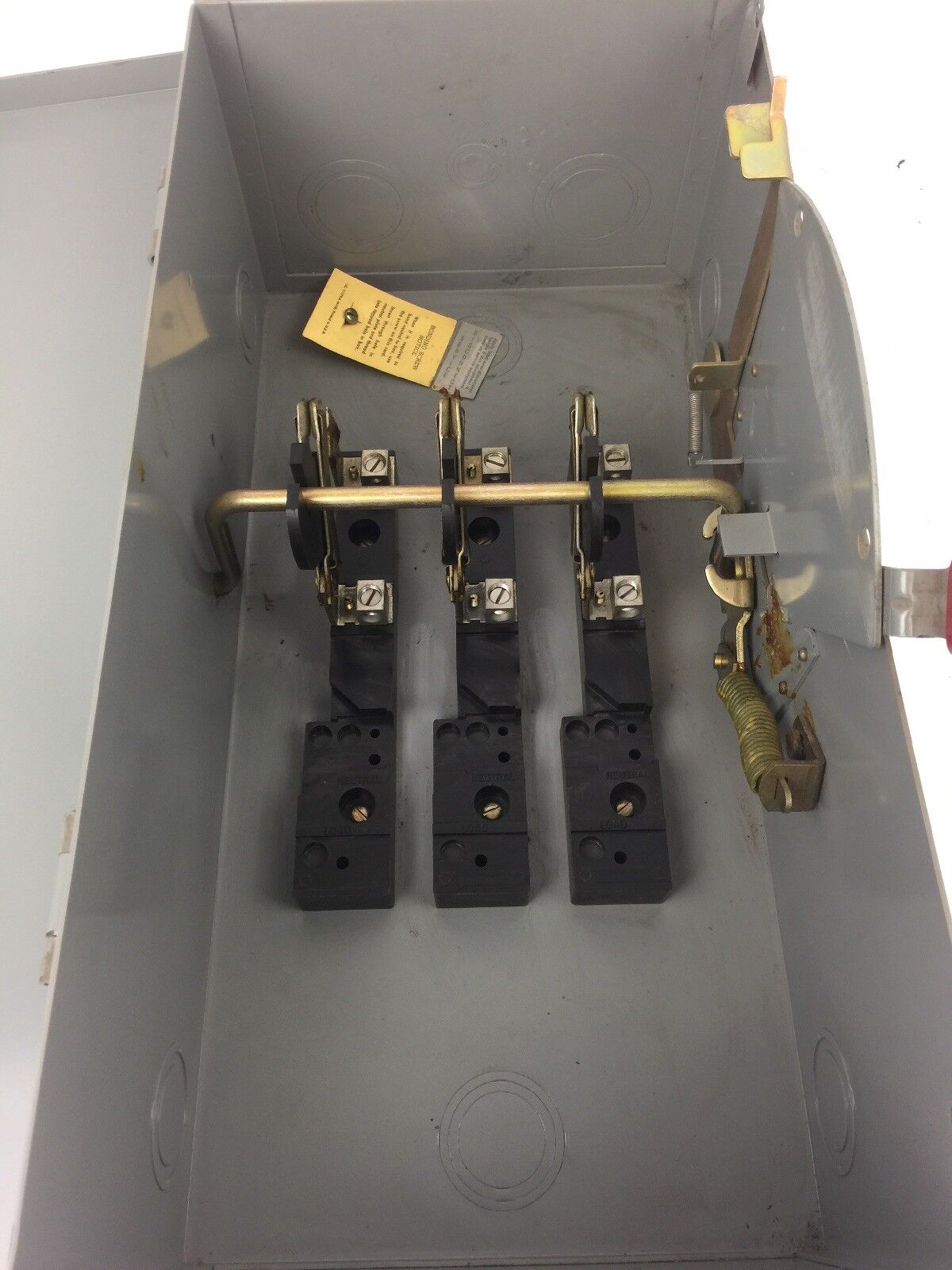 WESTINGHOUSE GUN323 SAFETY SWITCH 240 VOLT AC 100 AMP TYPE 1 ENCLOSURE INDOOR