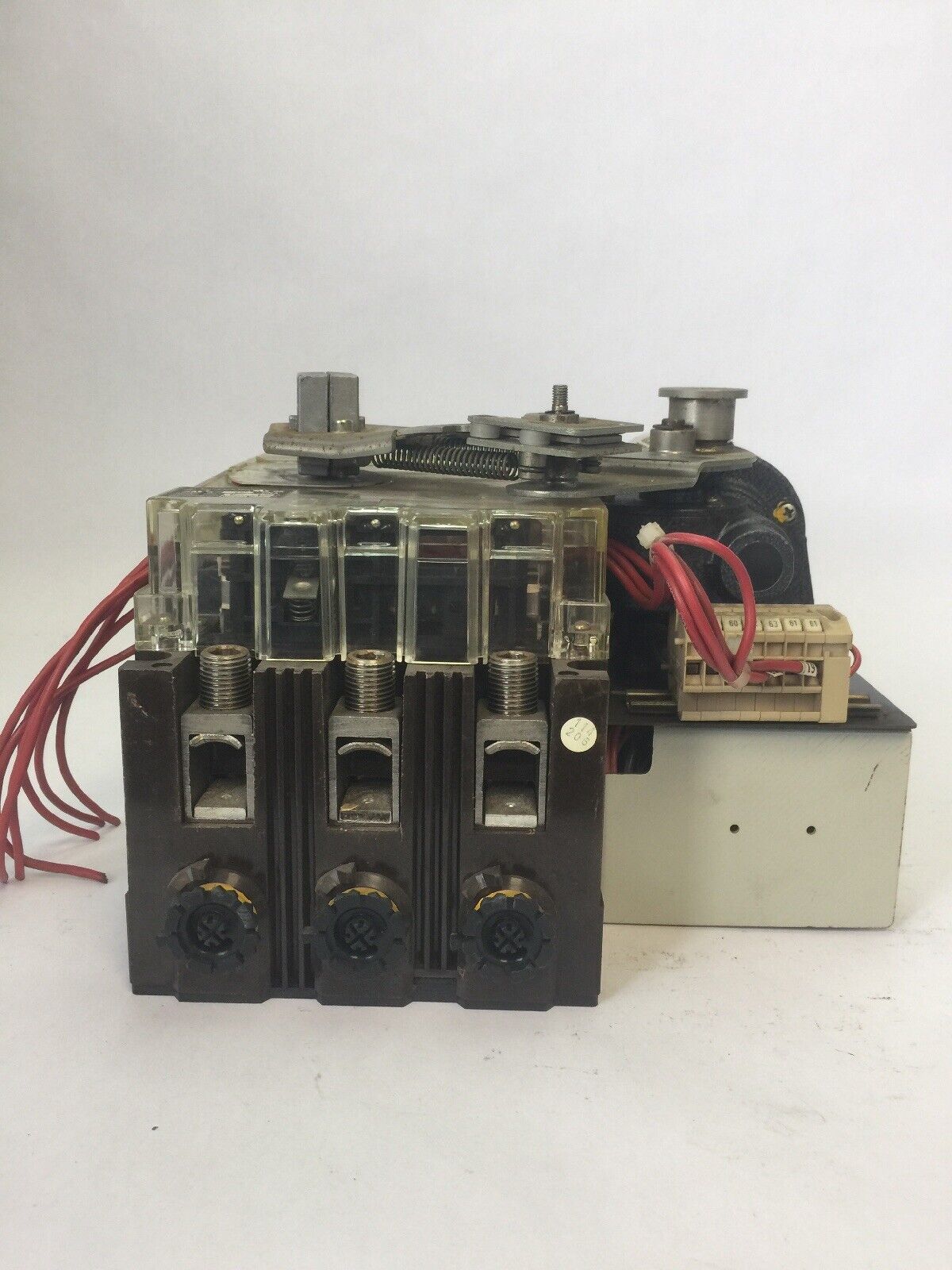 KLOCKNER MOELLER NZM9-250 CIRCUIT BREAKER 600VAC 250A SHUNT TRIP 120V 60HZ M9