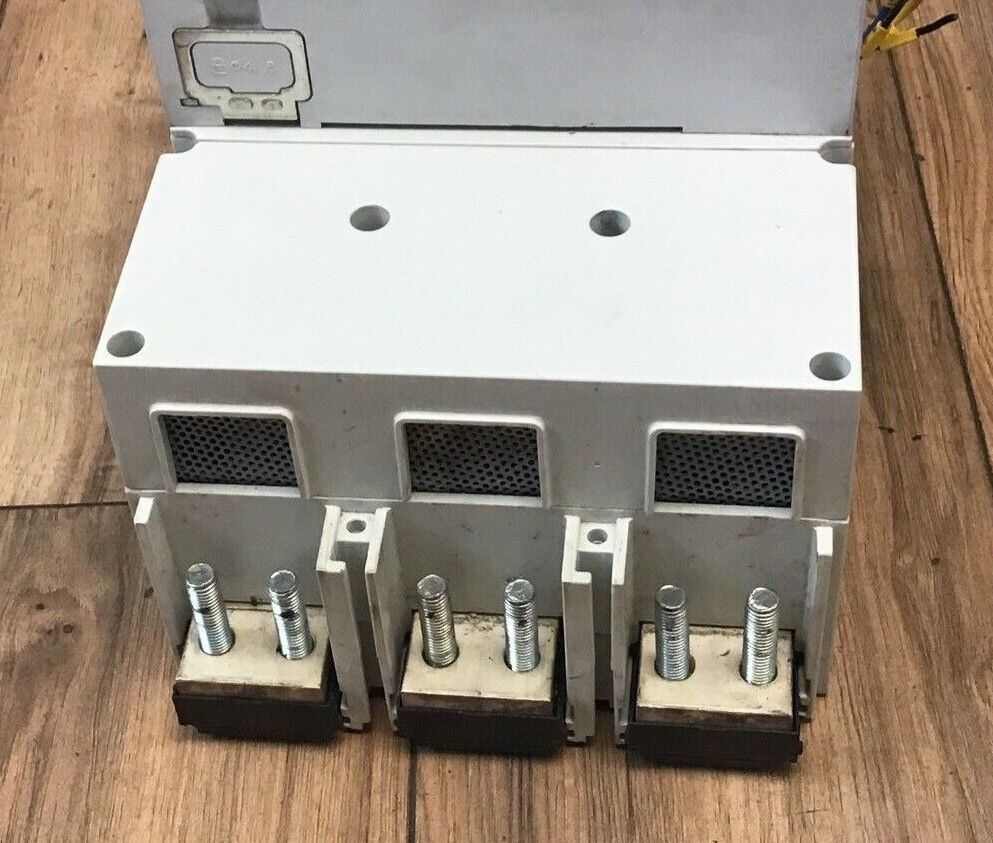 MOELLER NZM4 H4-AE / H4-VE CIRCUIT BREAKER 1200A W/ AE 800-NA 800A TRIP