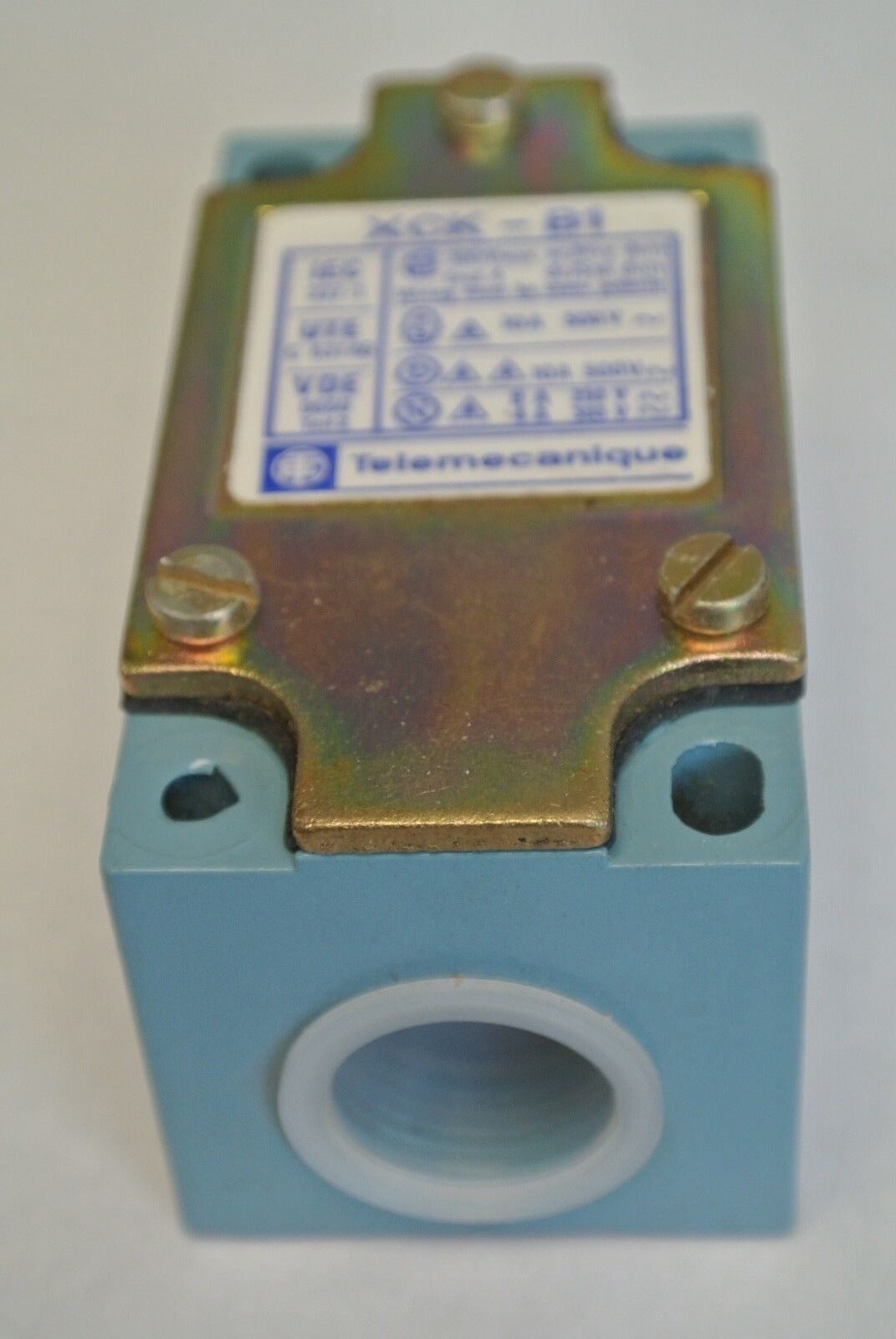 TELEMECANIQUE XCK-B1 LIMIT SWITCH BODY - 300VAC MAX HEAVY DUTY - NEW SURPLUS