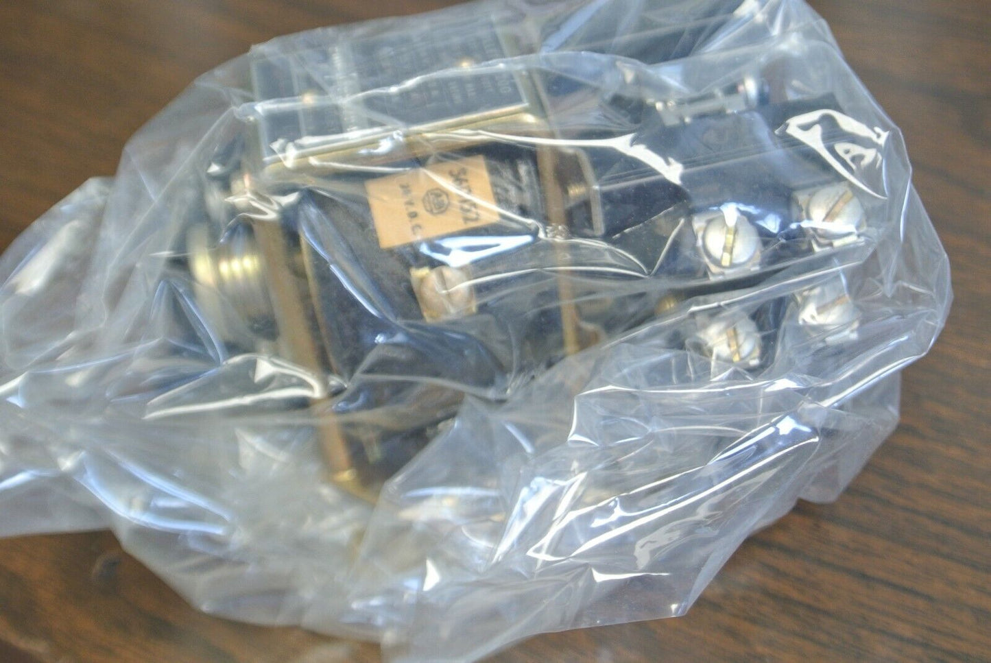 ALLEN-BRADLEY 200-EX220Z24, Ser. A / TYPE EX DC RELAY / 24VDC / NEW SURPLUS